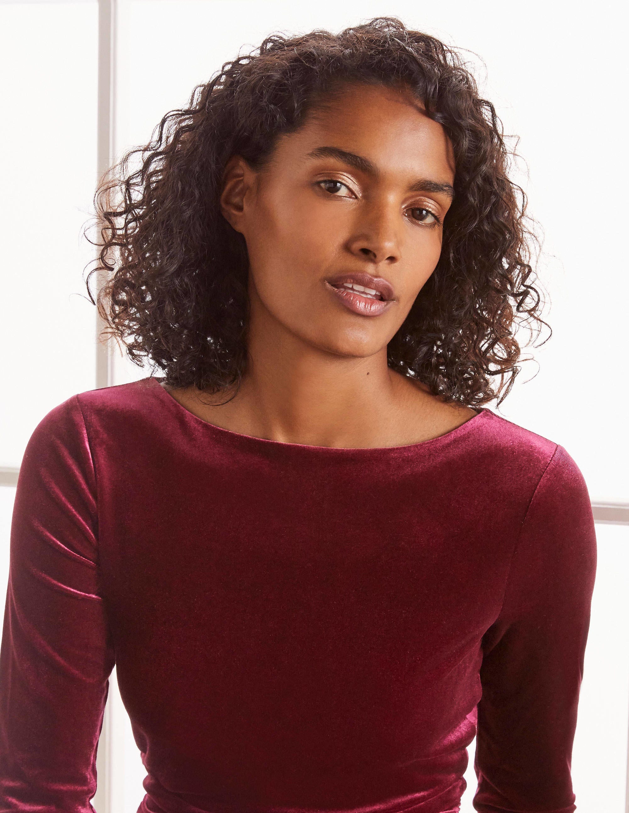 Abigail Velvet Dress-Ruby Ring - Image 4