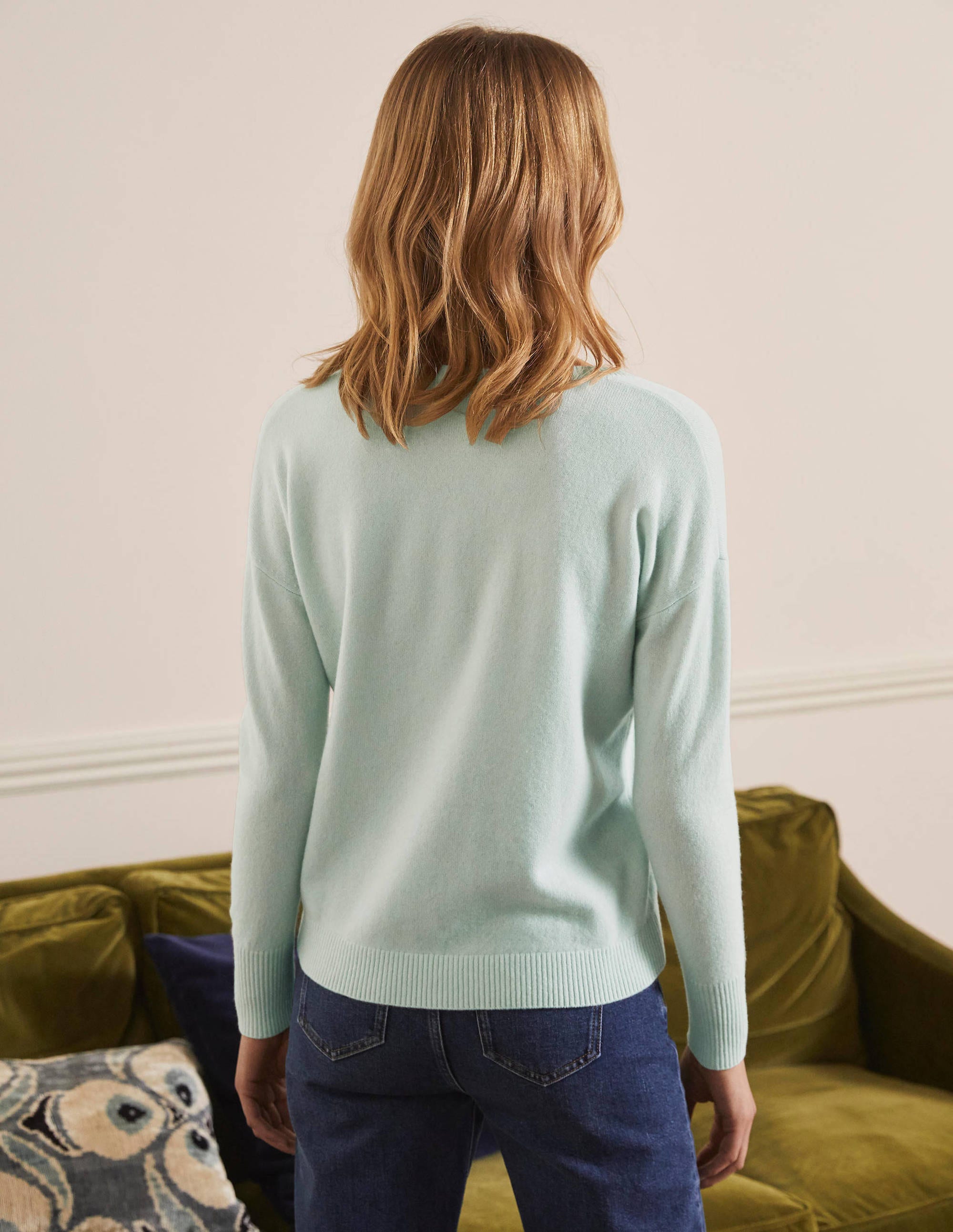 Cashmere V-neck Relaxed Jumper-Mint Blue - Image 3