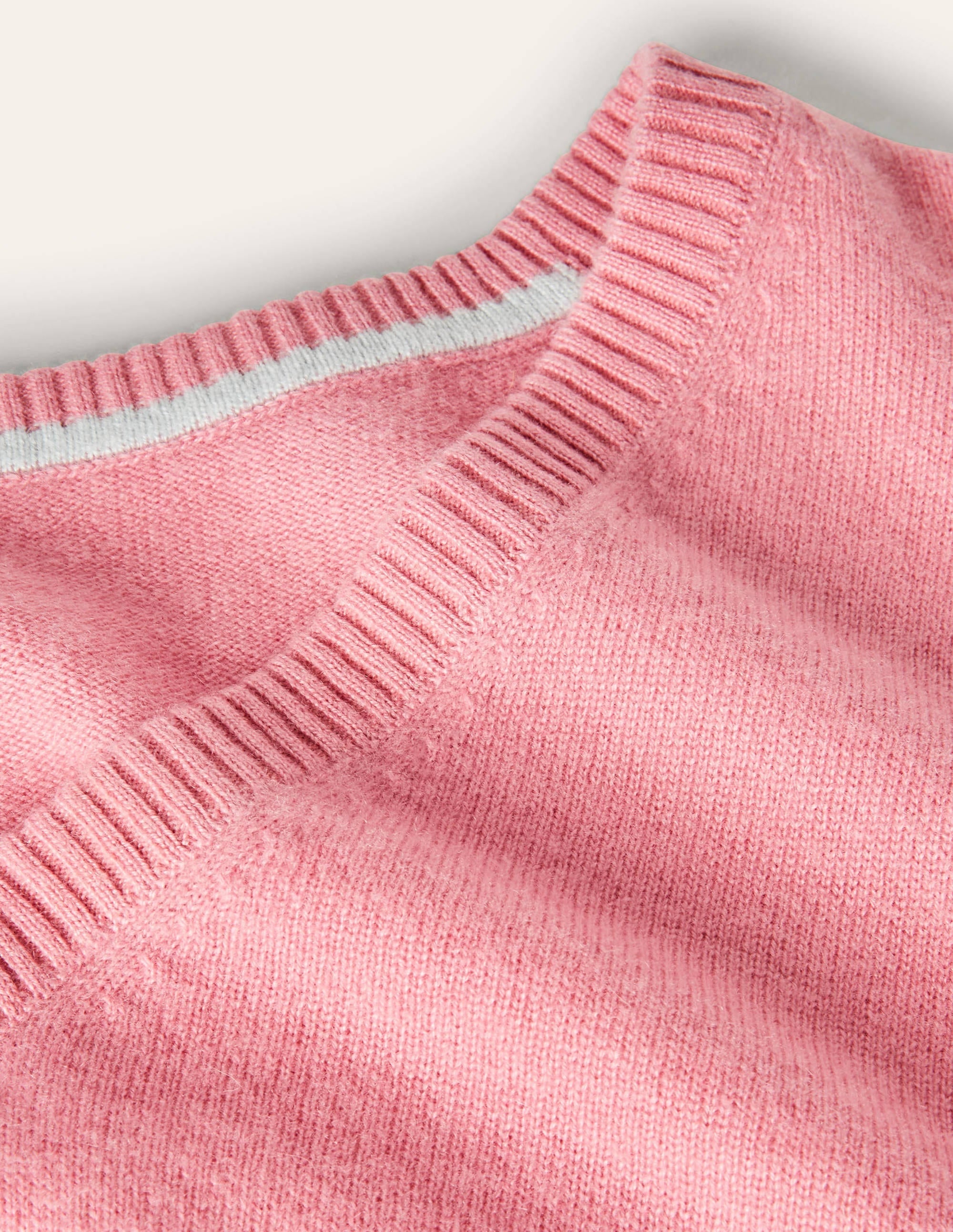 Cashmere V-neck Relaxed Jumper-Formica Pink - Image 7