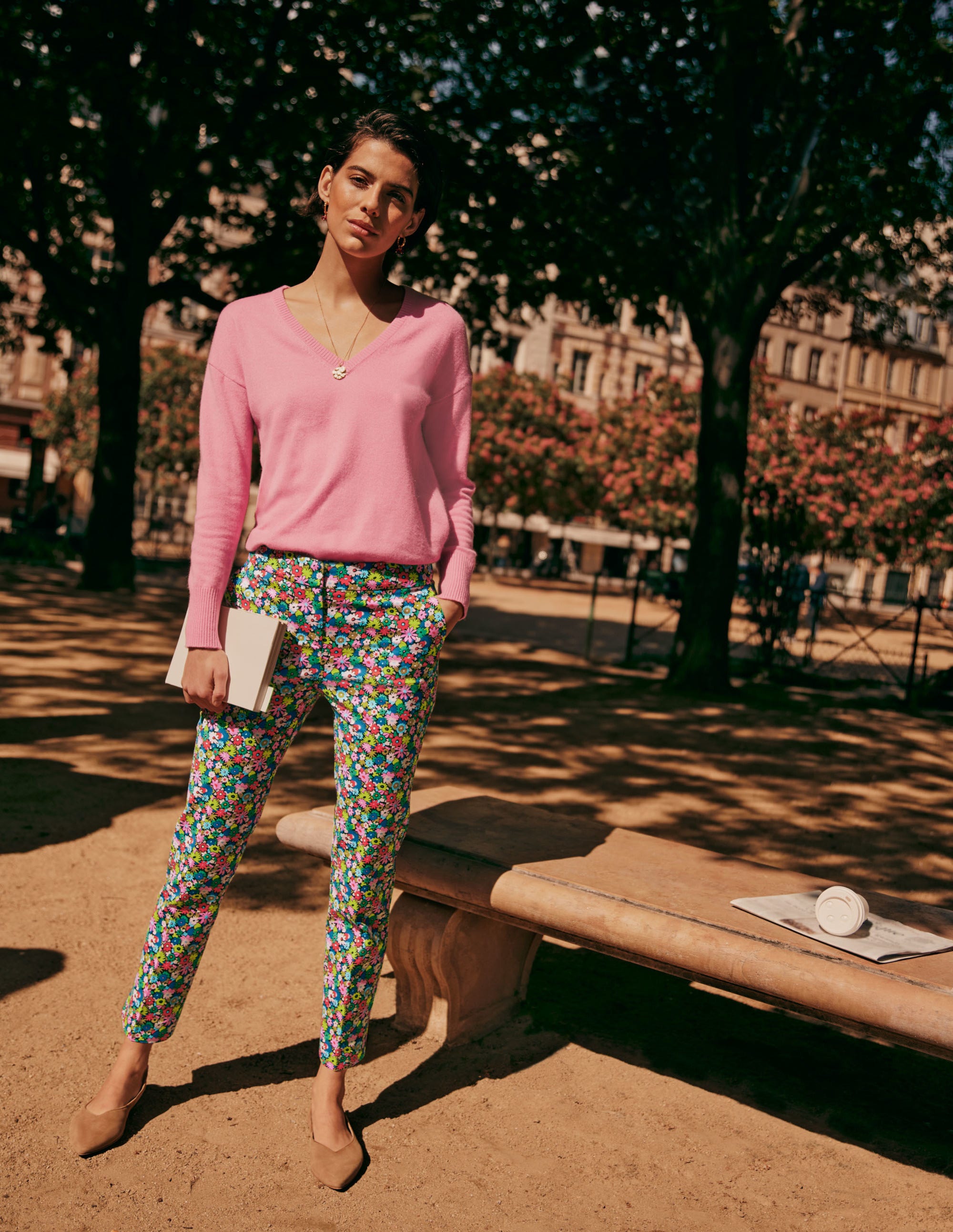 Cashmere V-neck Relaxed Jumper-Formica Pink - Image 5