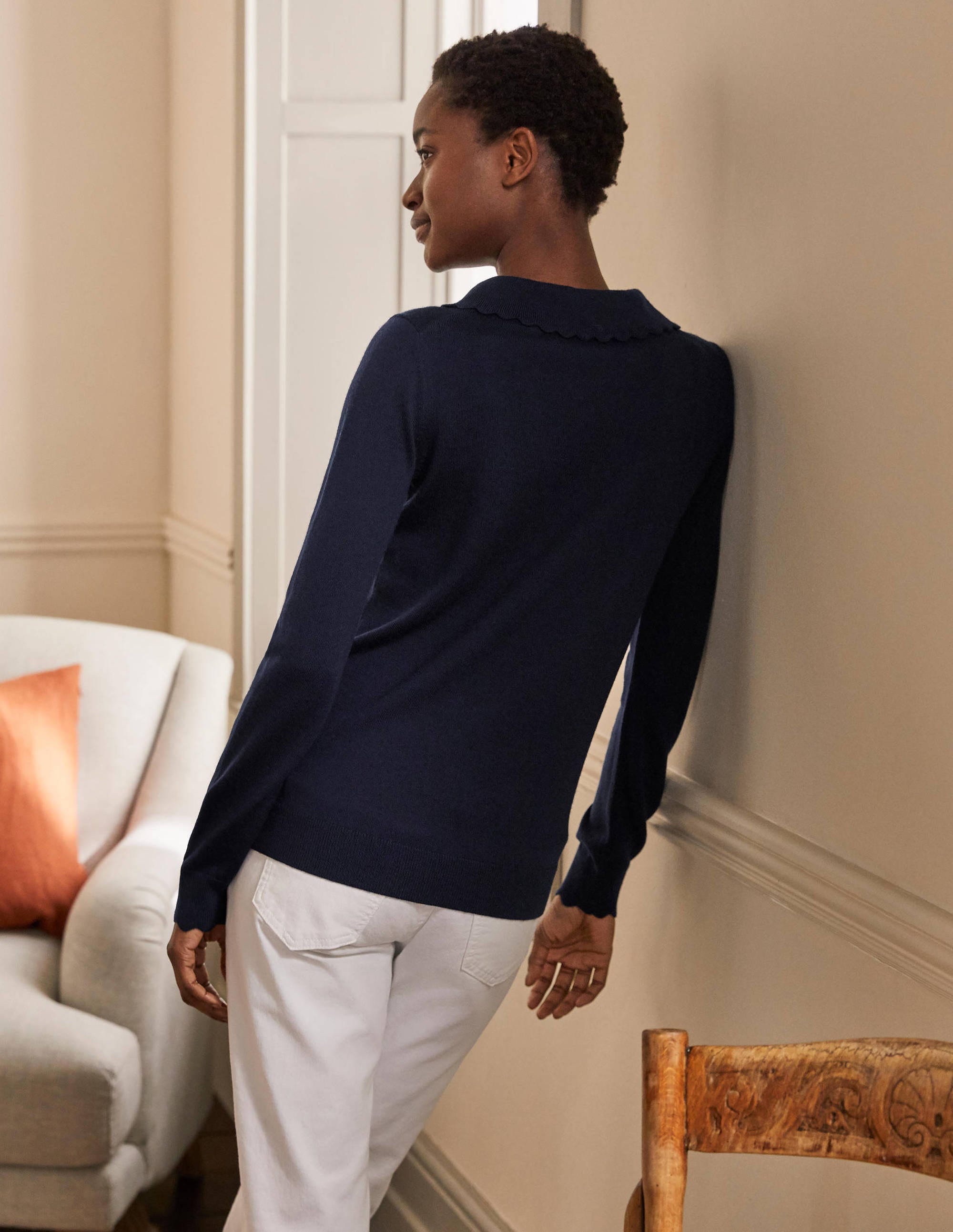 Merino Scallop Collar Jumper-Navy - Image 3