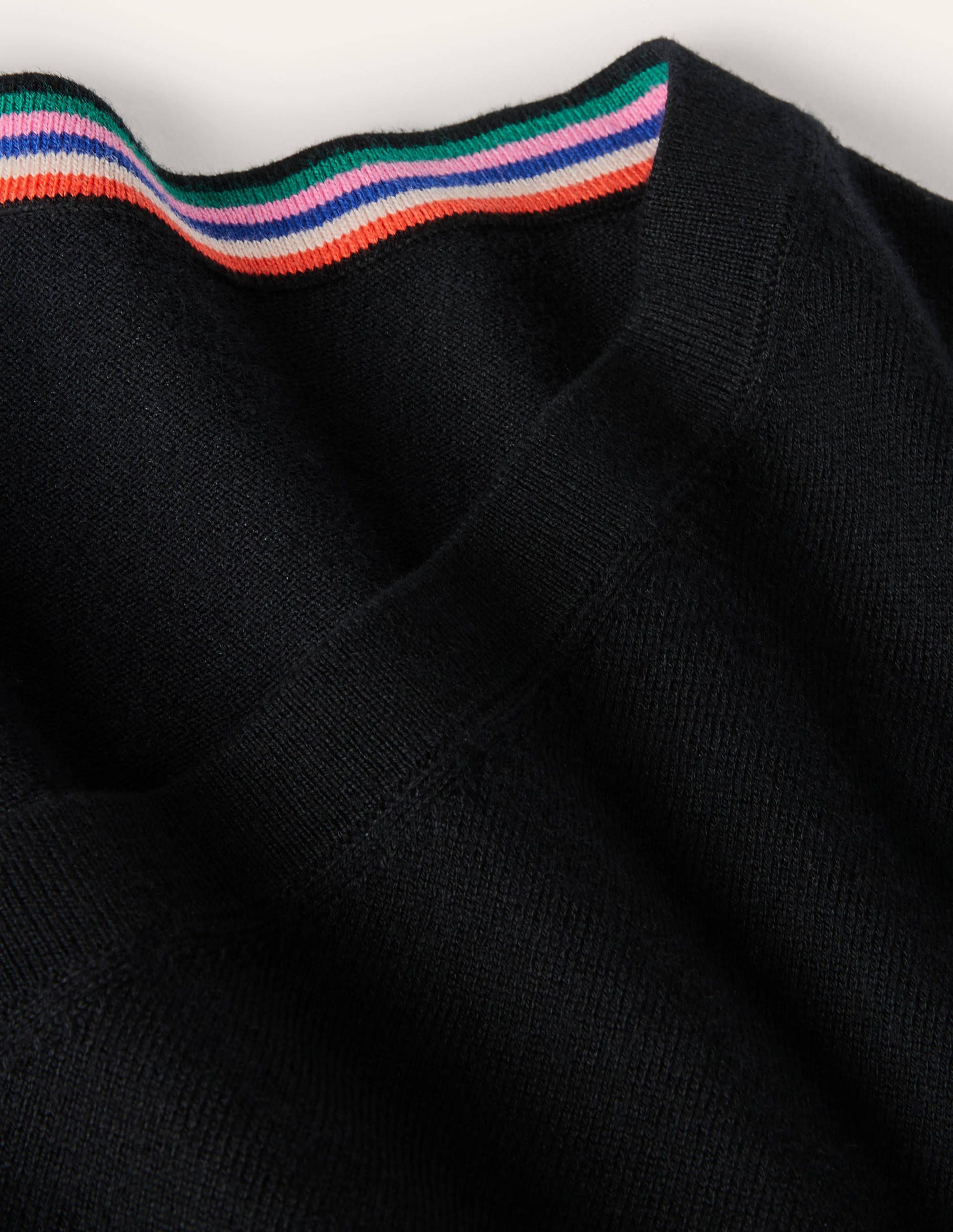 Cotton V-Neck Jumper-Black - Image 11
