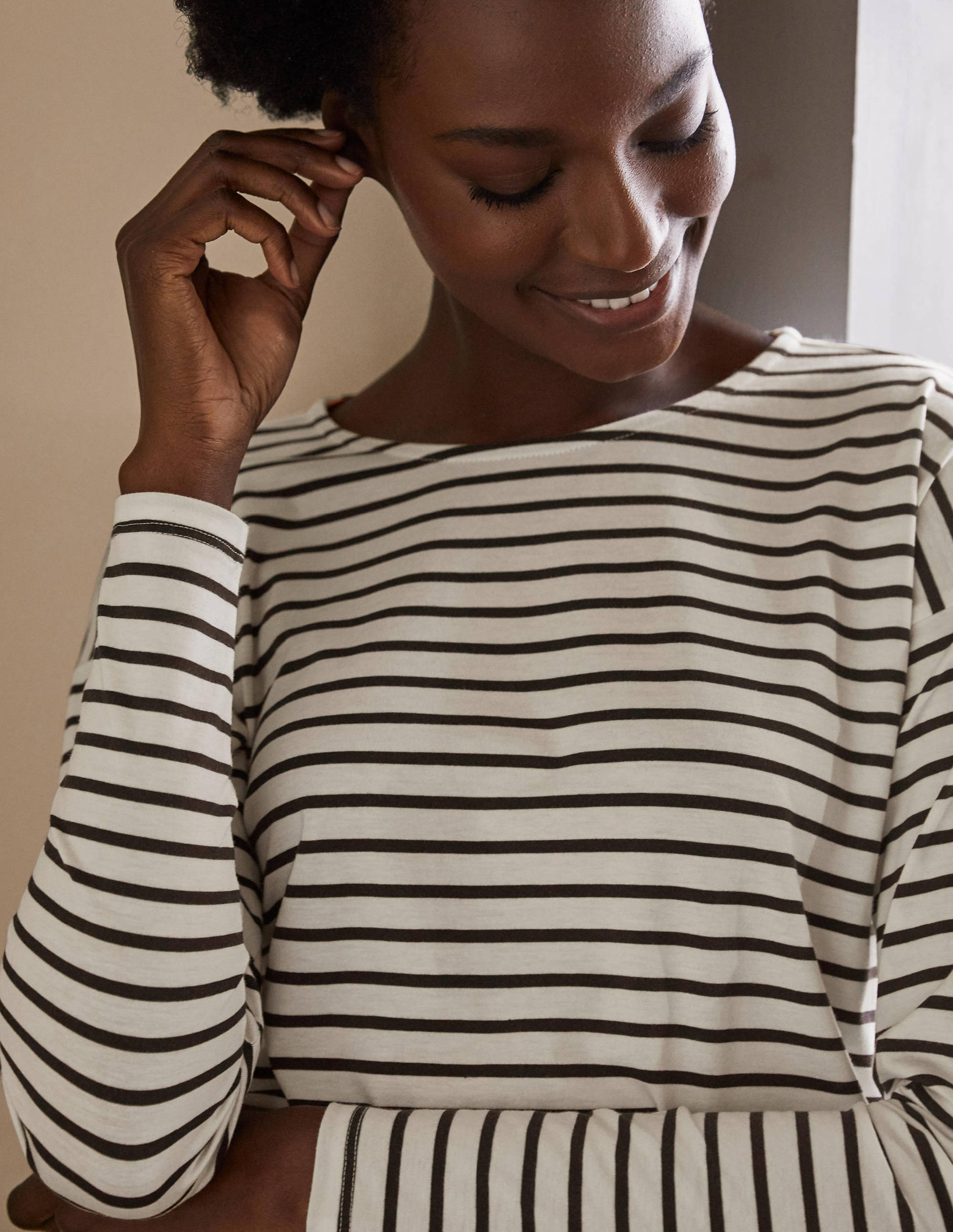Supersoft Dropped Shoulder Top-Ivory/ Navy - Image 1