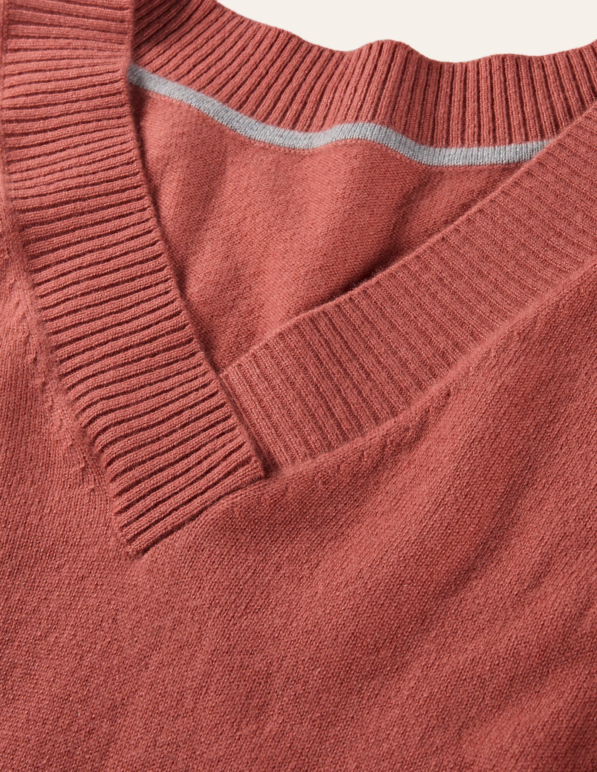 Oakley Cashmere V-Neck Jumper-Dusty Red - Image 6