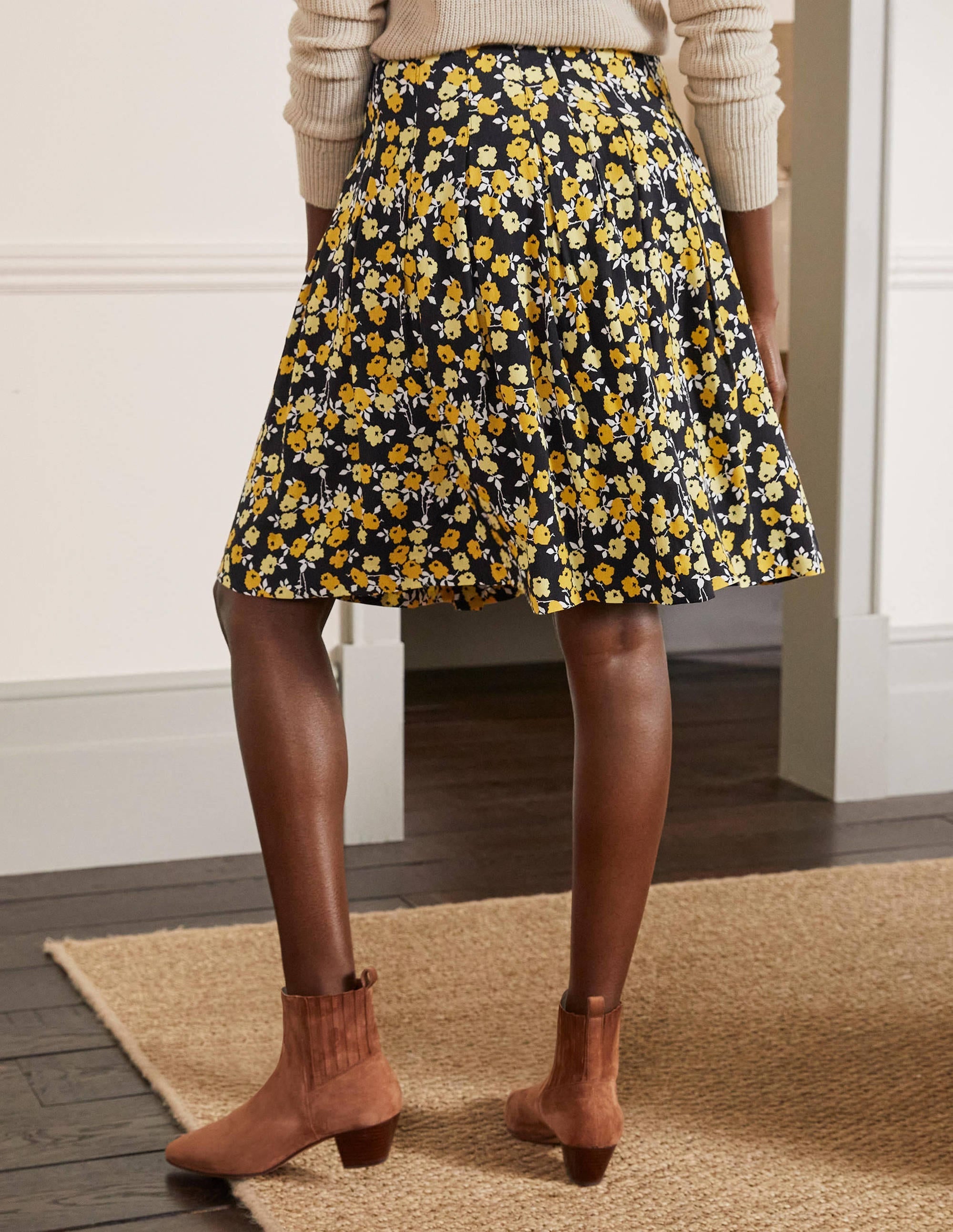 Victoria Pleated Skirt-Black, Abstract Sprig - Image 2