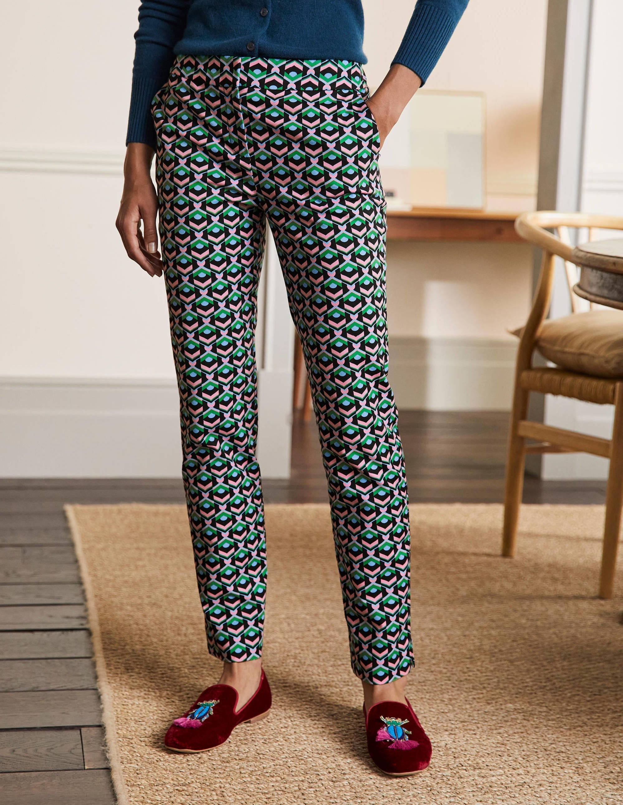 Richmond 7/8 Trouser-Black, Geometric Tile - Image 3
