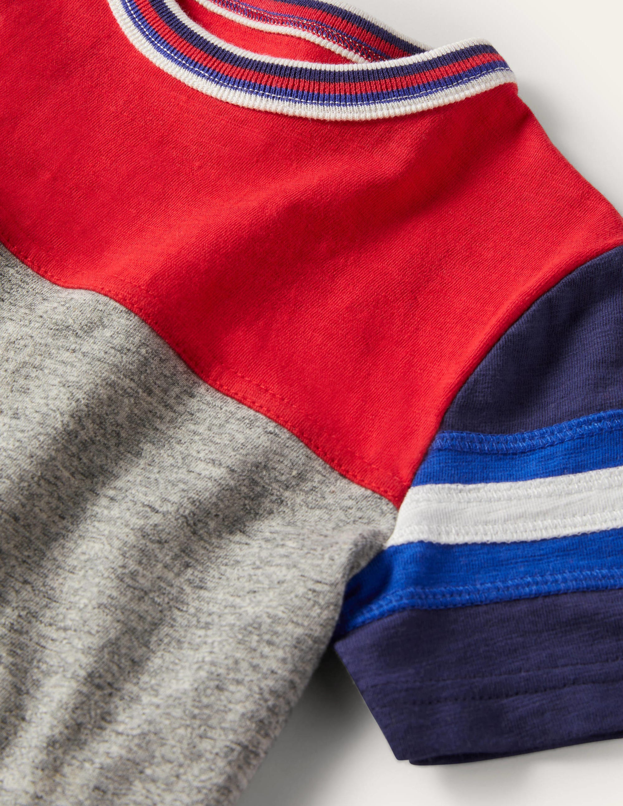Sporty Colourblock T-shirt-Strawberry Tart Red - Image 3