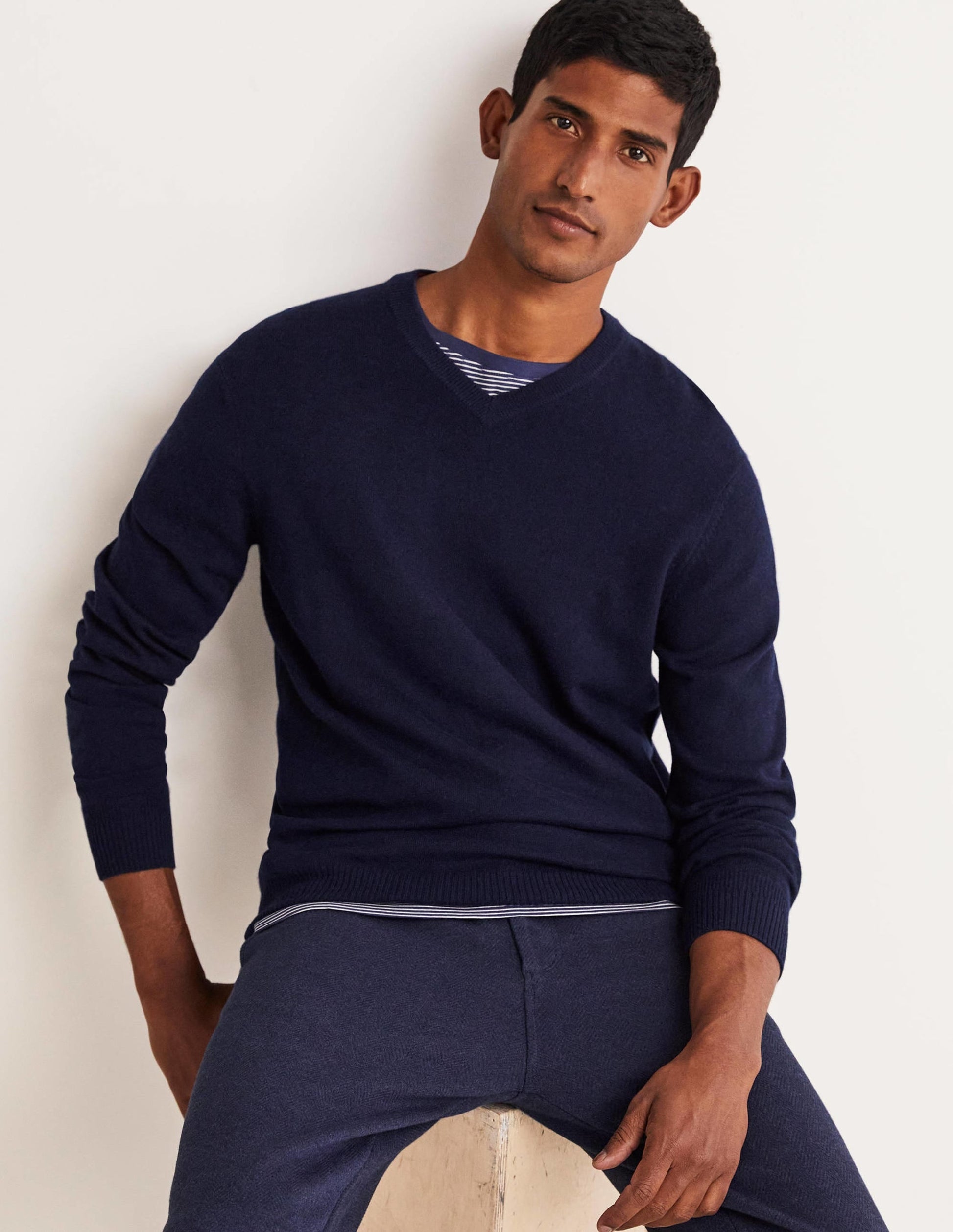 Cashmere V-neck-Navy-5