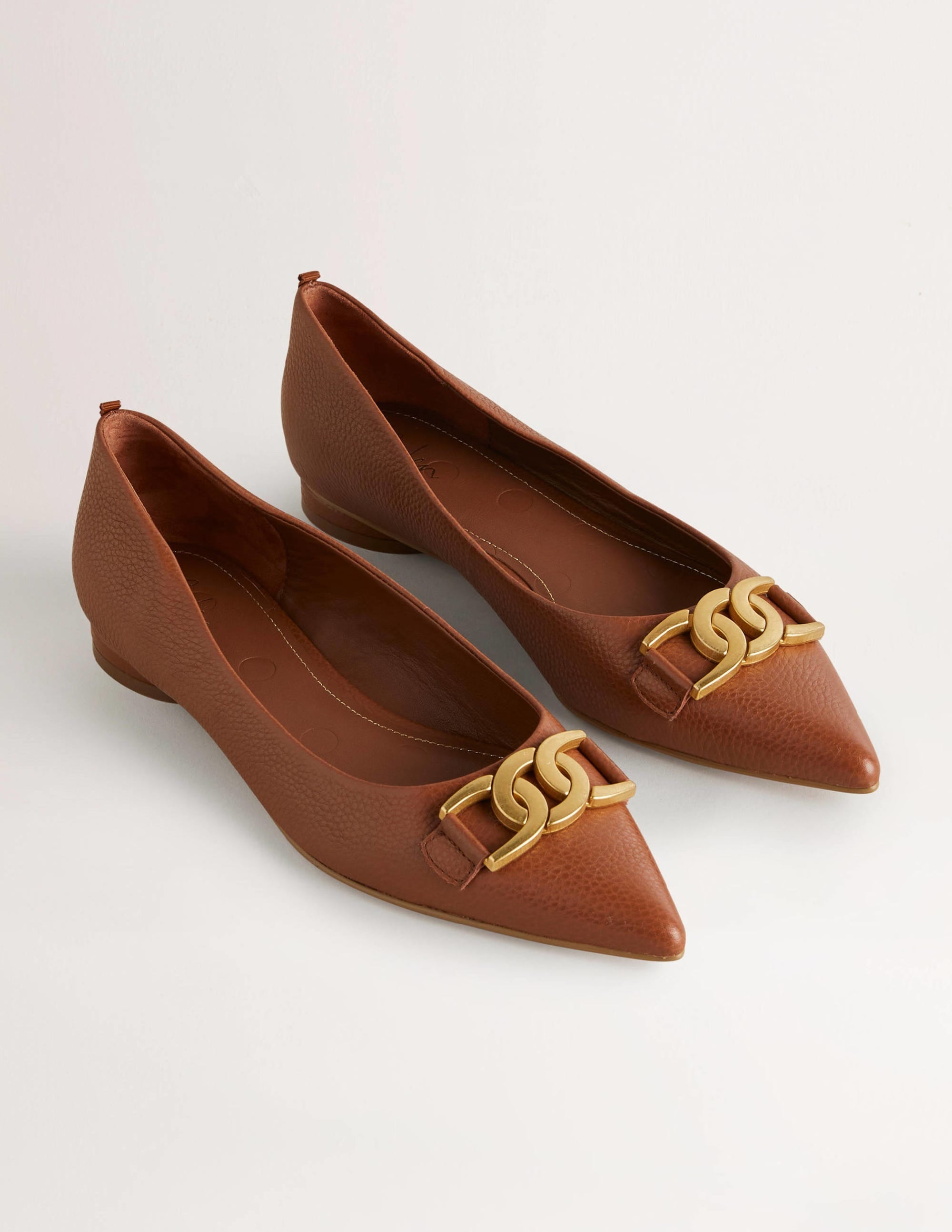 Pointed Toe Detail Flat Shoes-Tan/ Embellishment - Image 2