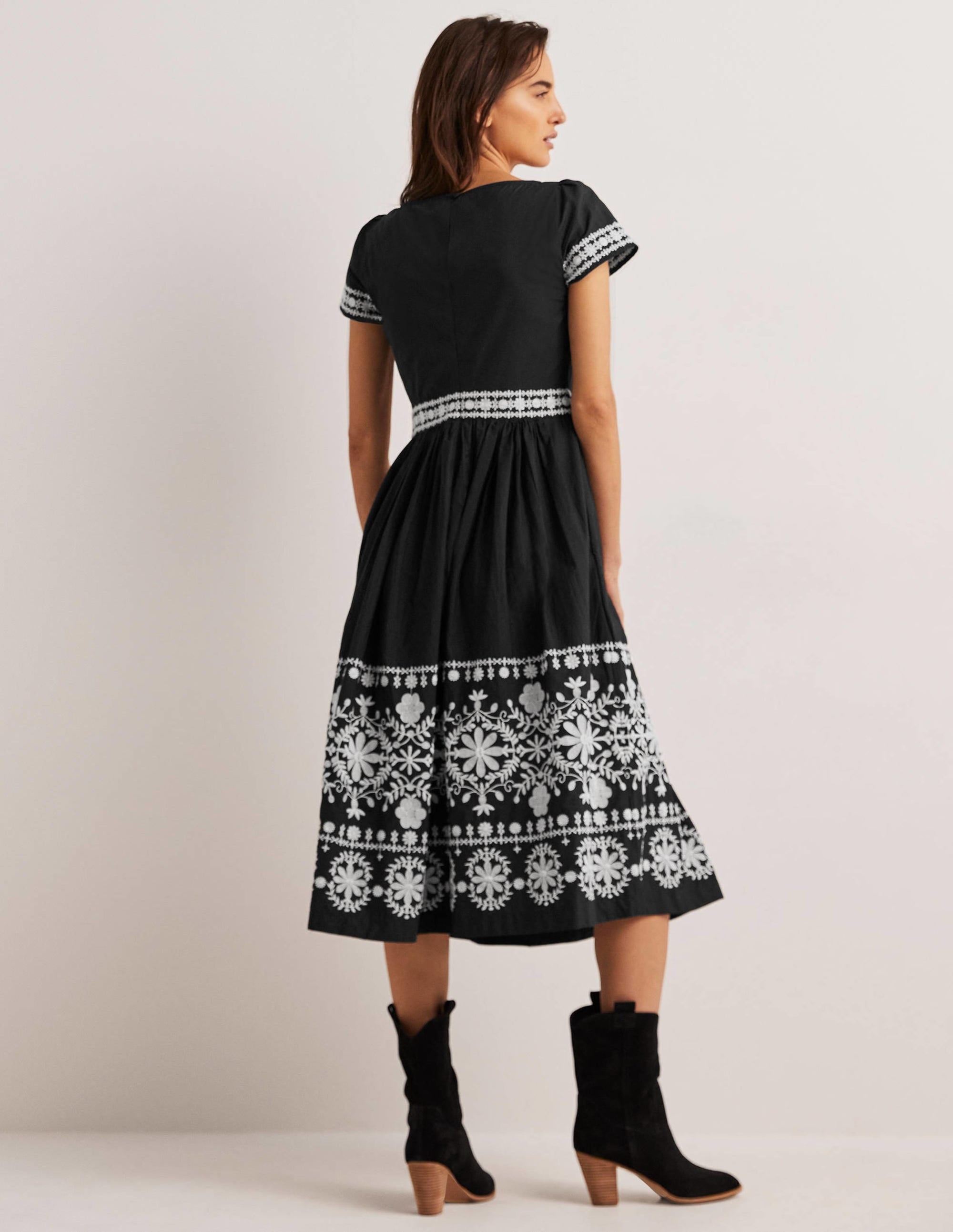 Embroidered Detail Midi Dress-Black - Image 3