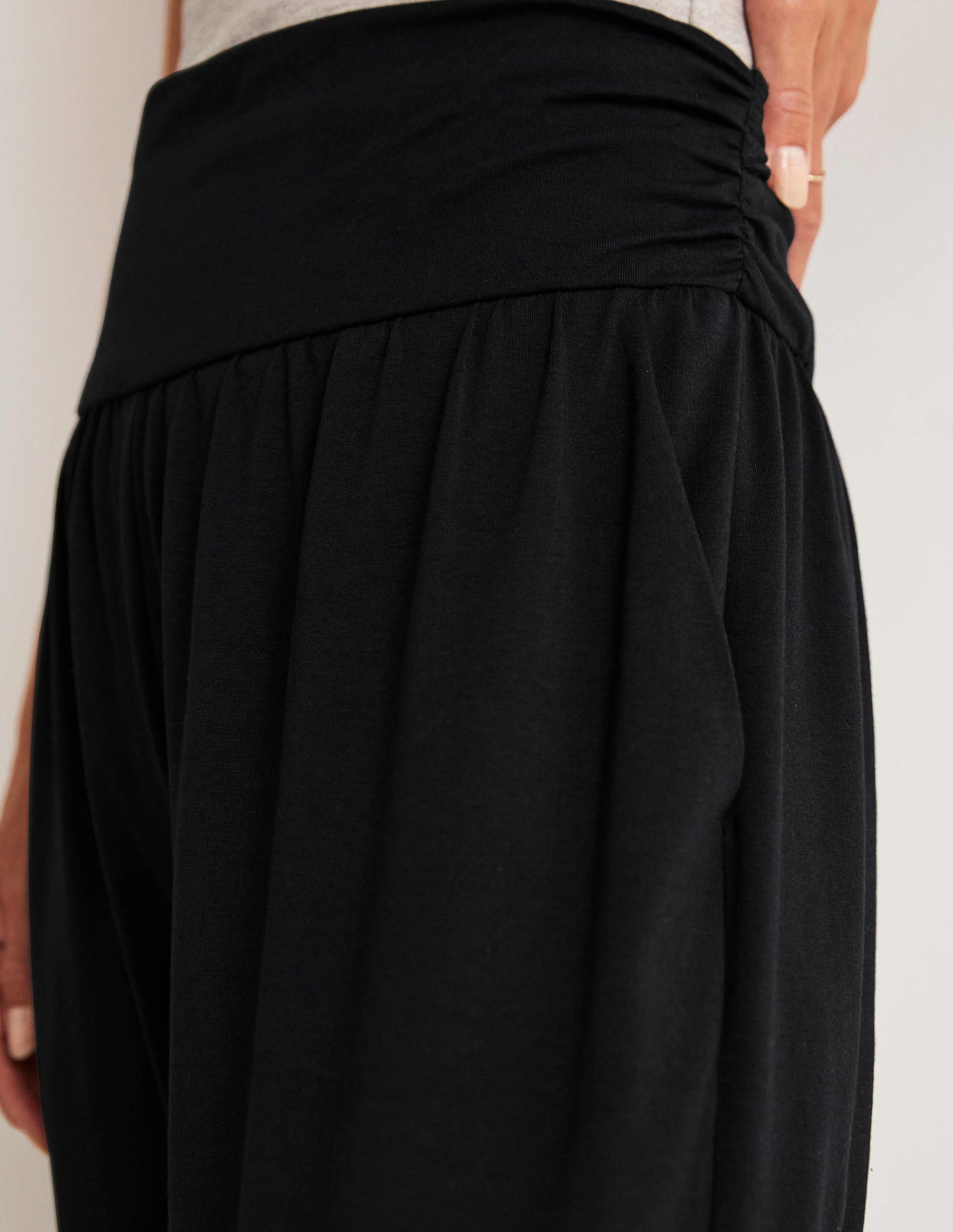 Hareem Jersey Joggers-Black-7