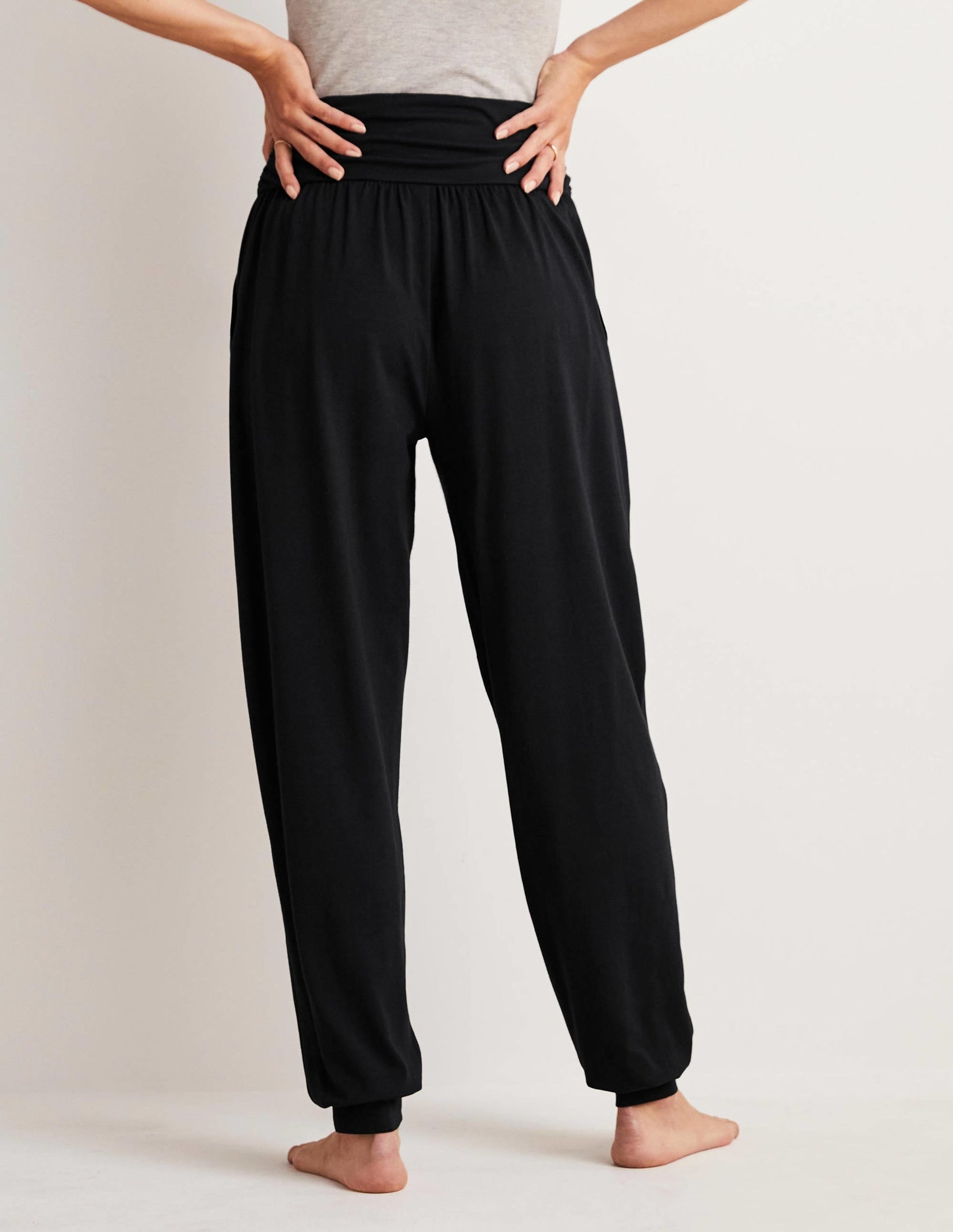 Hareem Jersey Joggers-Black-8