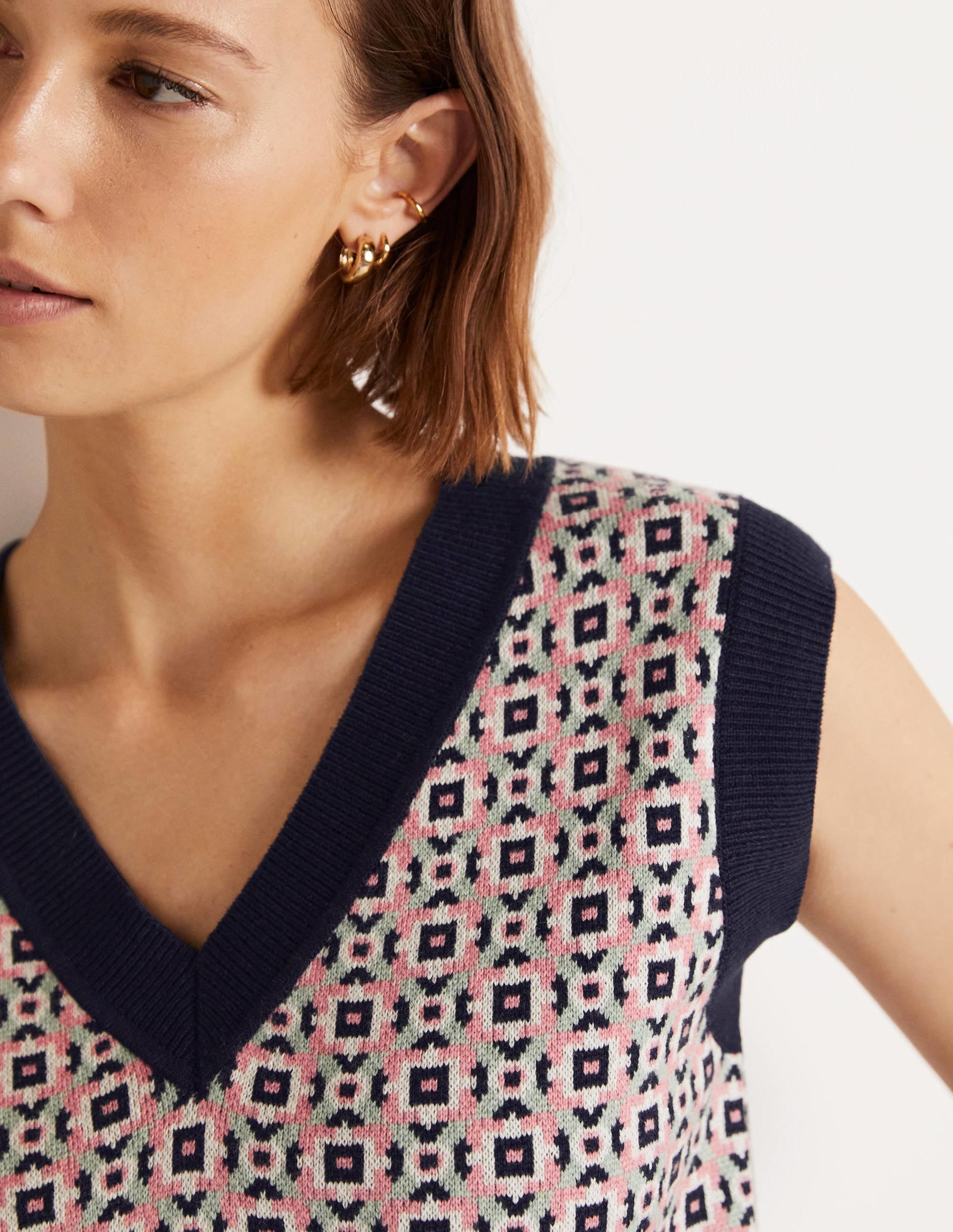 V-neck Knitted Tank Top-Almond Pink, Square Geo - Image 6