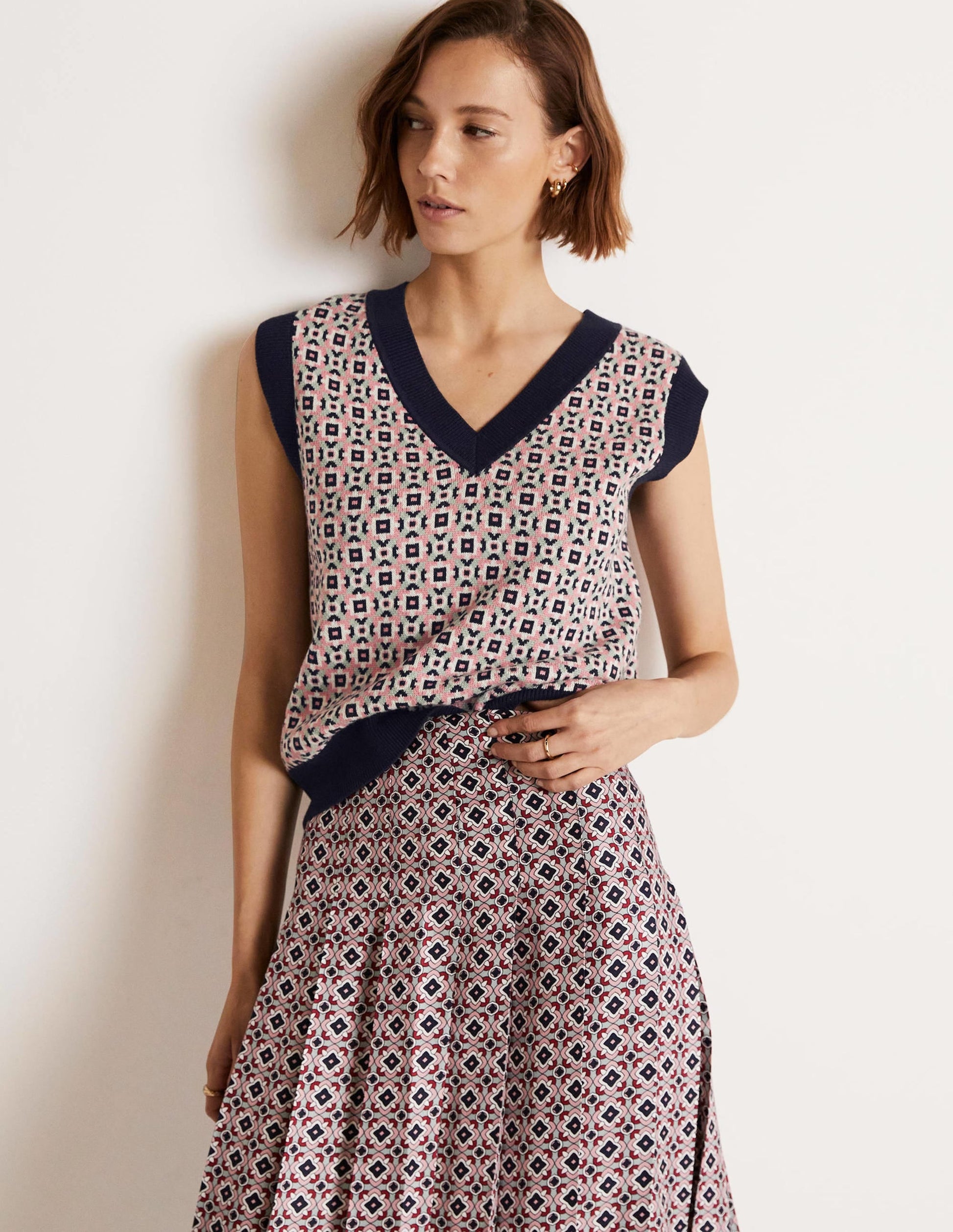 V-neck Knitted Tank Top-Almond Pink, Square Geo-1