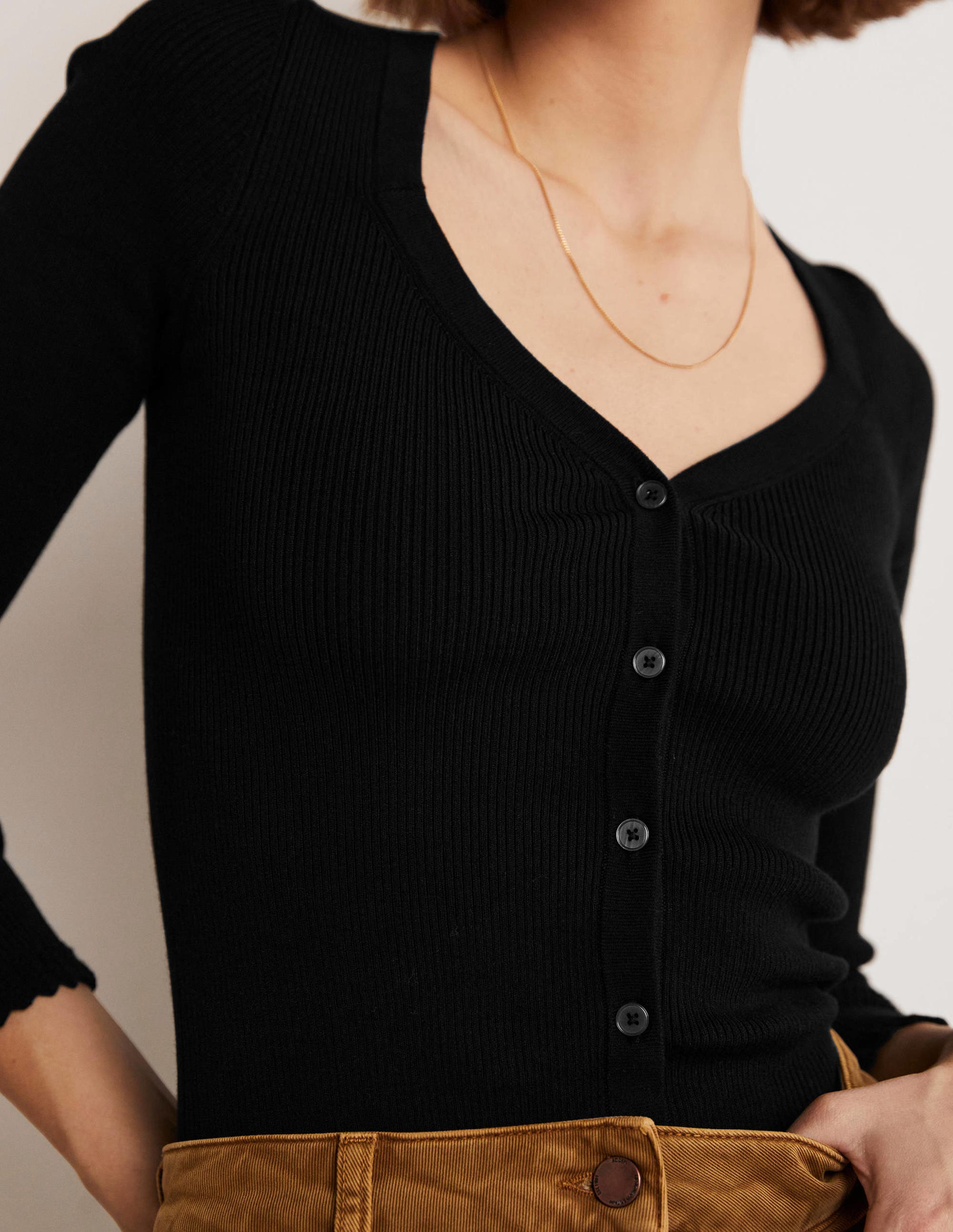 Ribbed Sweetheart Cardigan-Black - Image 2