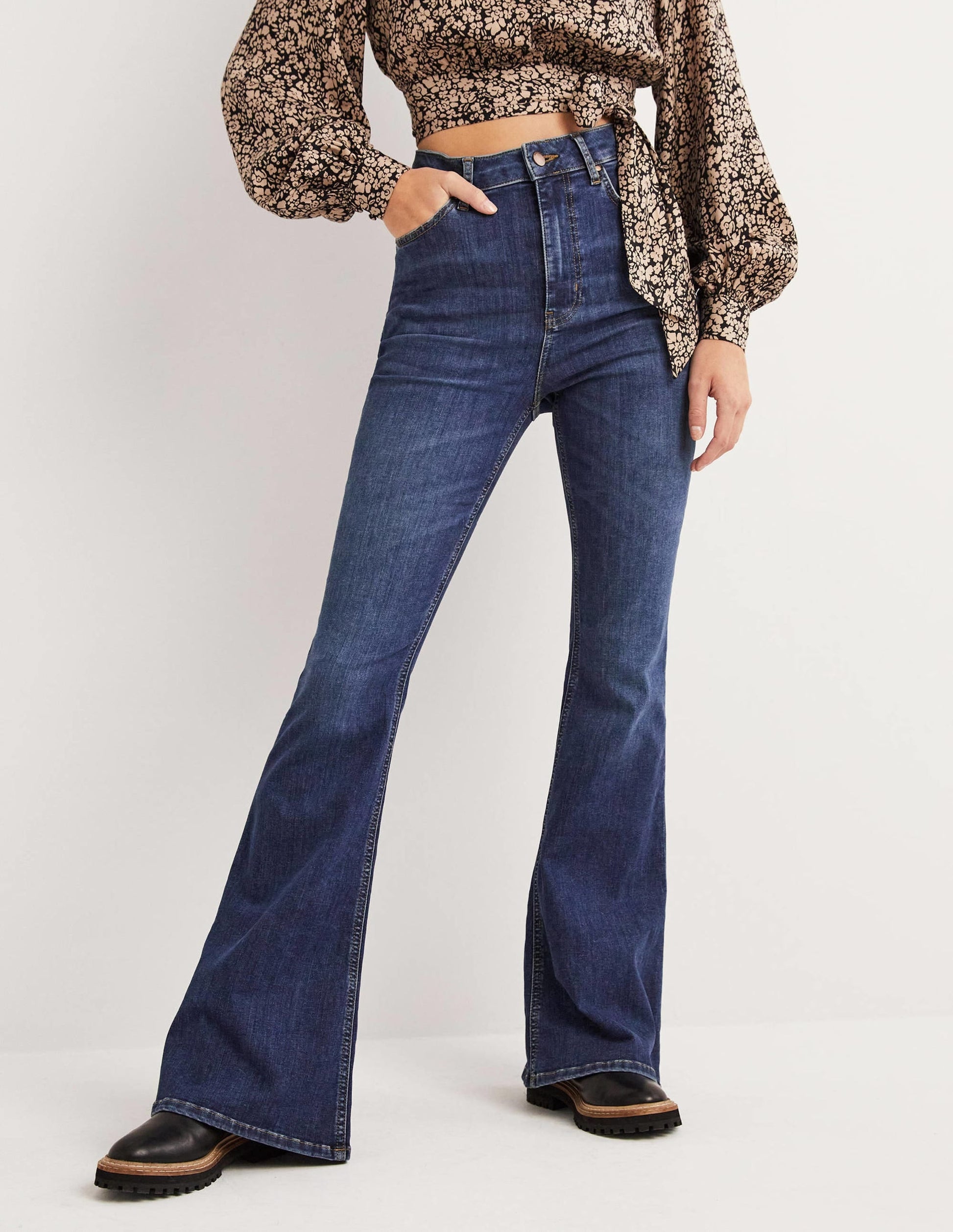 High Rise Fitted Flare Jeans-Mid Vintage-4