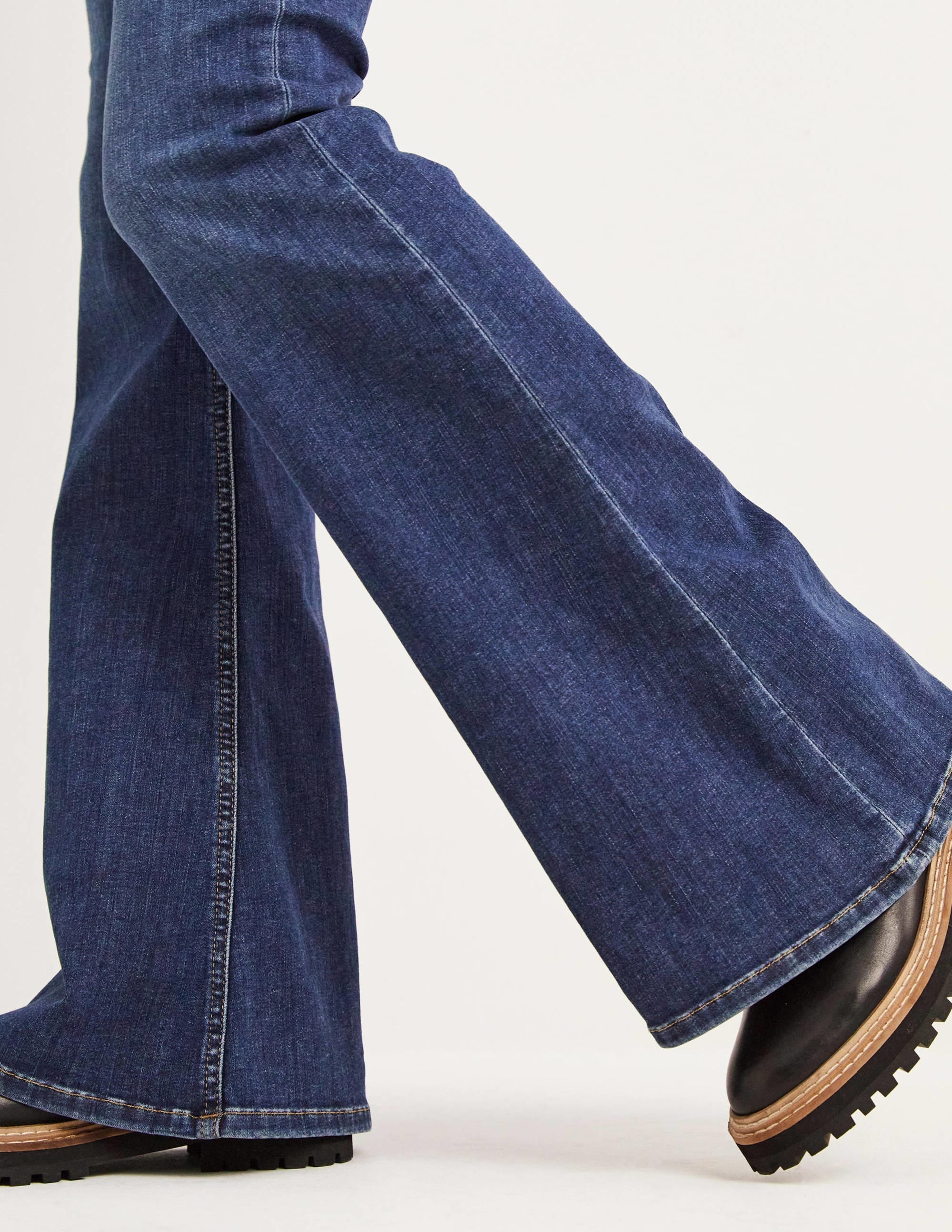 High Rise Fitted Flare Jeans-Mid Vintage - Image 5