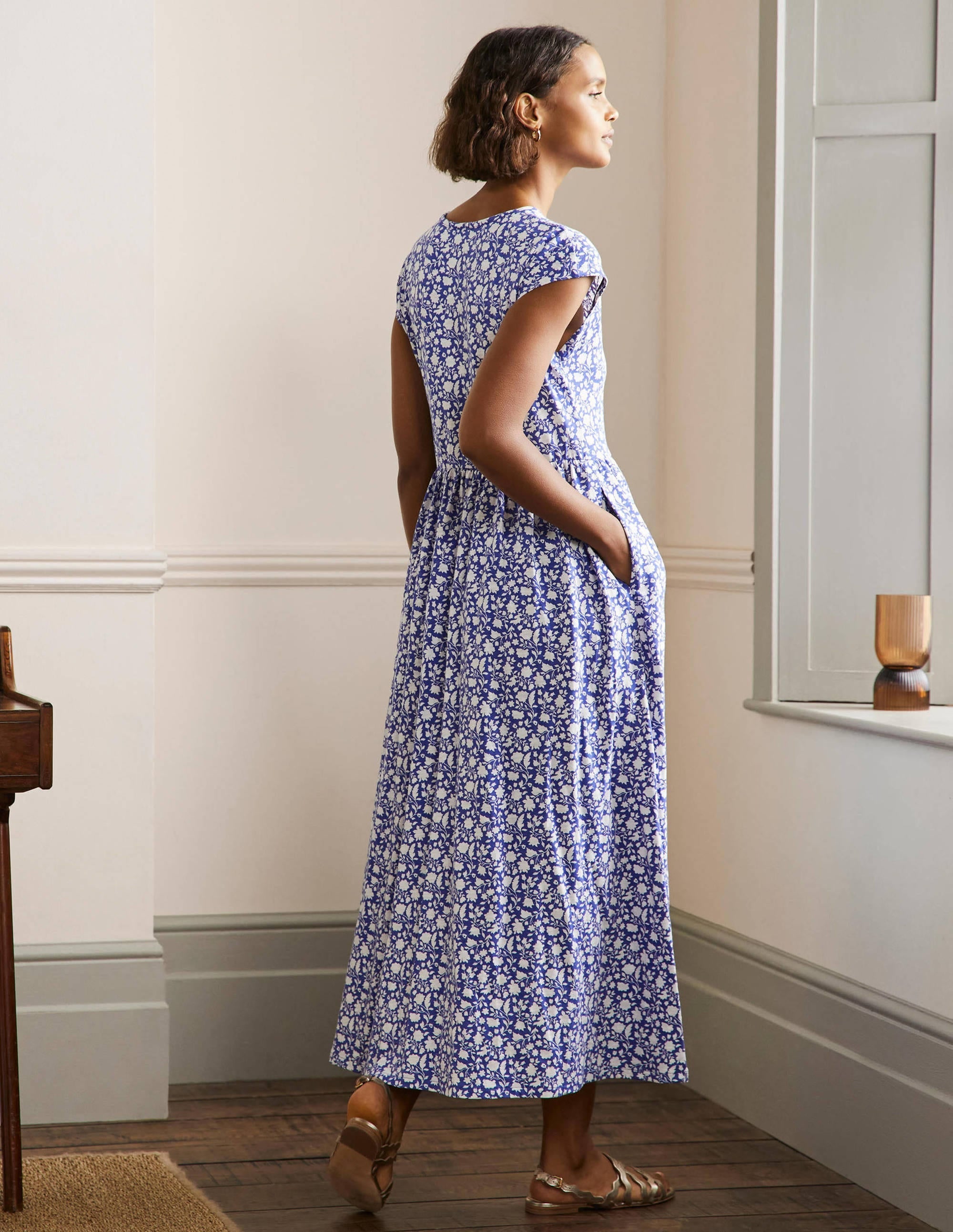 Easy T-Shirt Midi Dress-Bluebell, Botanic Silhouette - Image 3