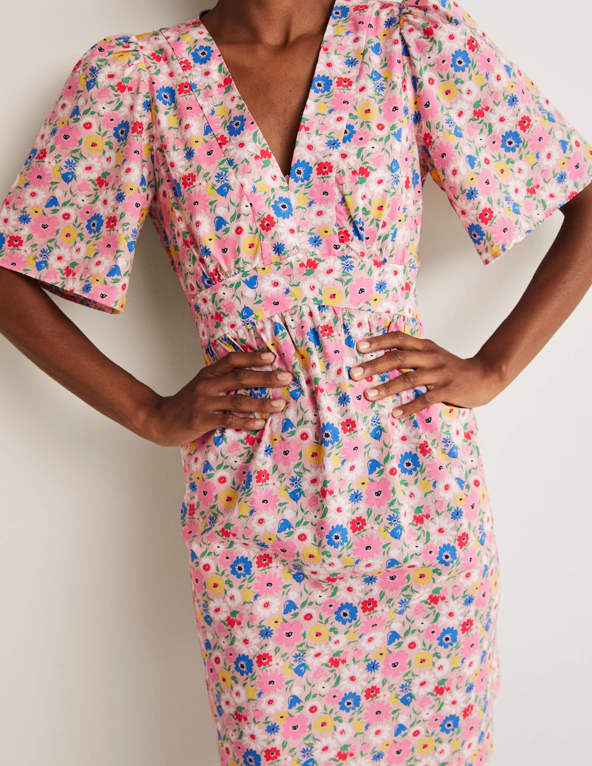 V-Neck Contrast Detail Dress-Milkshake, Elegant Bloom - Image 4