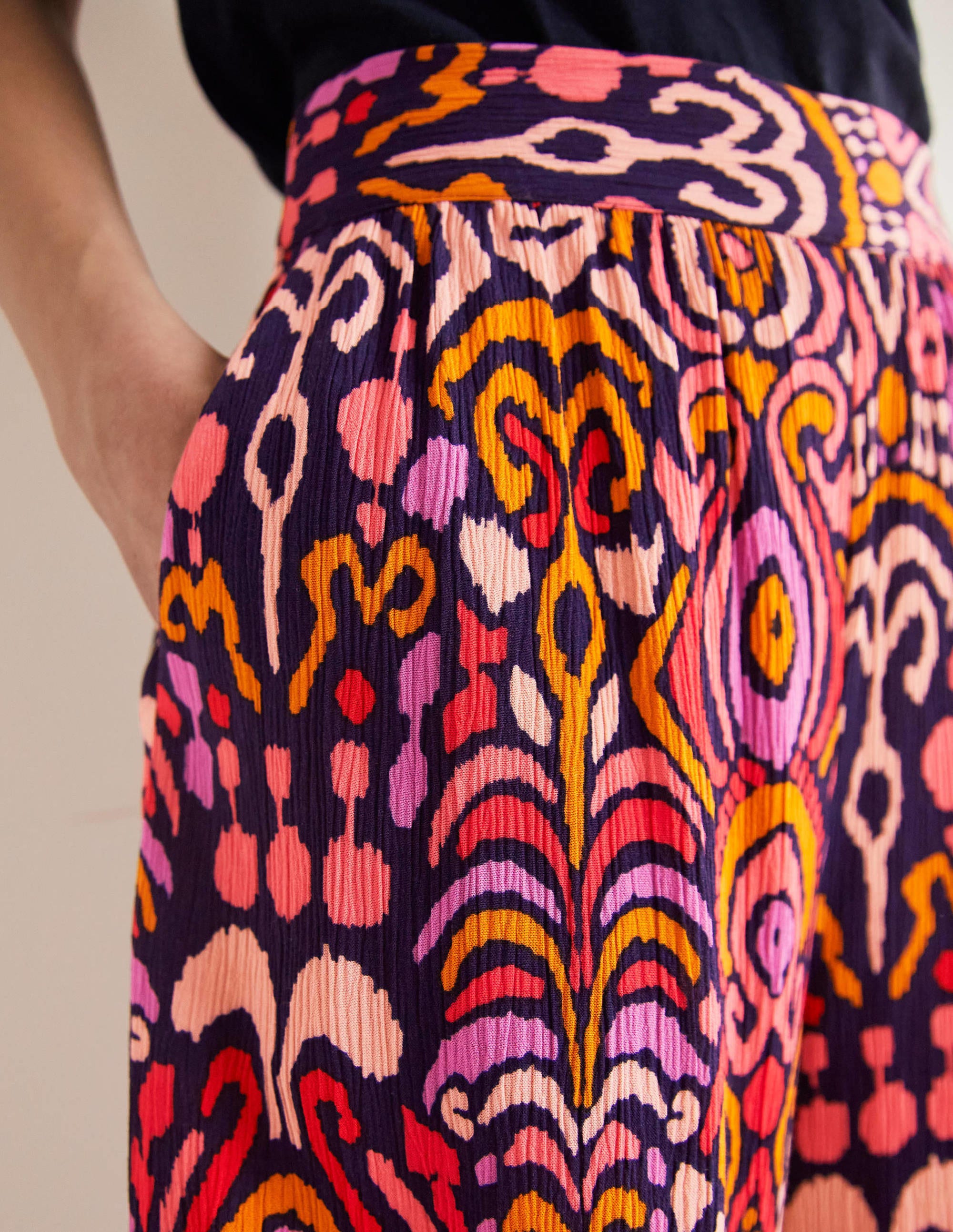 Grace Crinkle Wide Leg Trouser-French Navy, Ikat Charm - Image 2