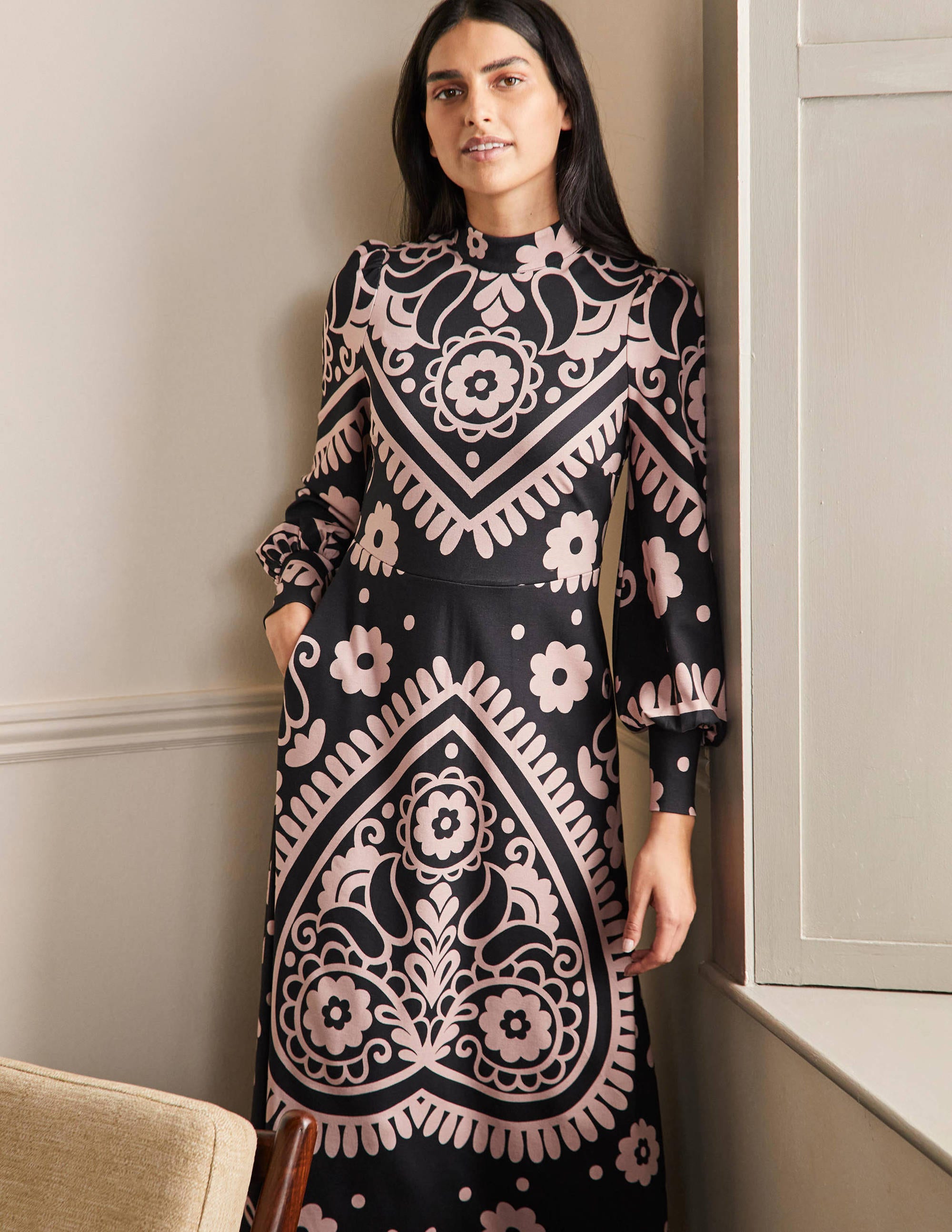 Cuffed Jersey Midi Dress-Black, Floral Heart - Image 5