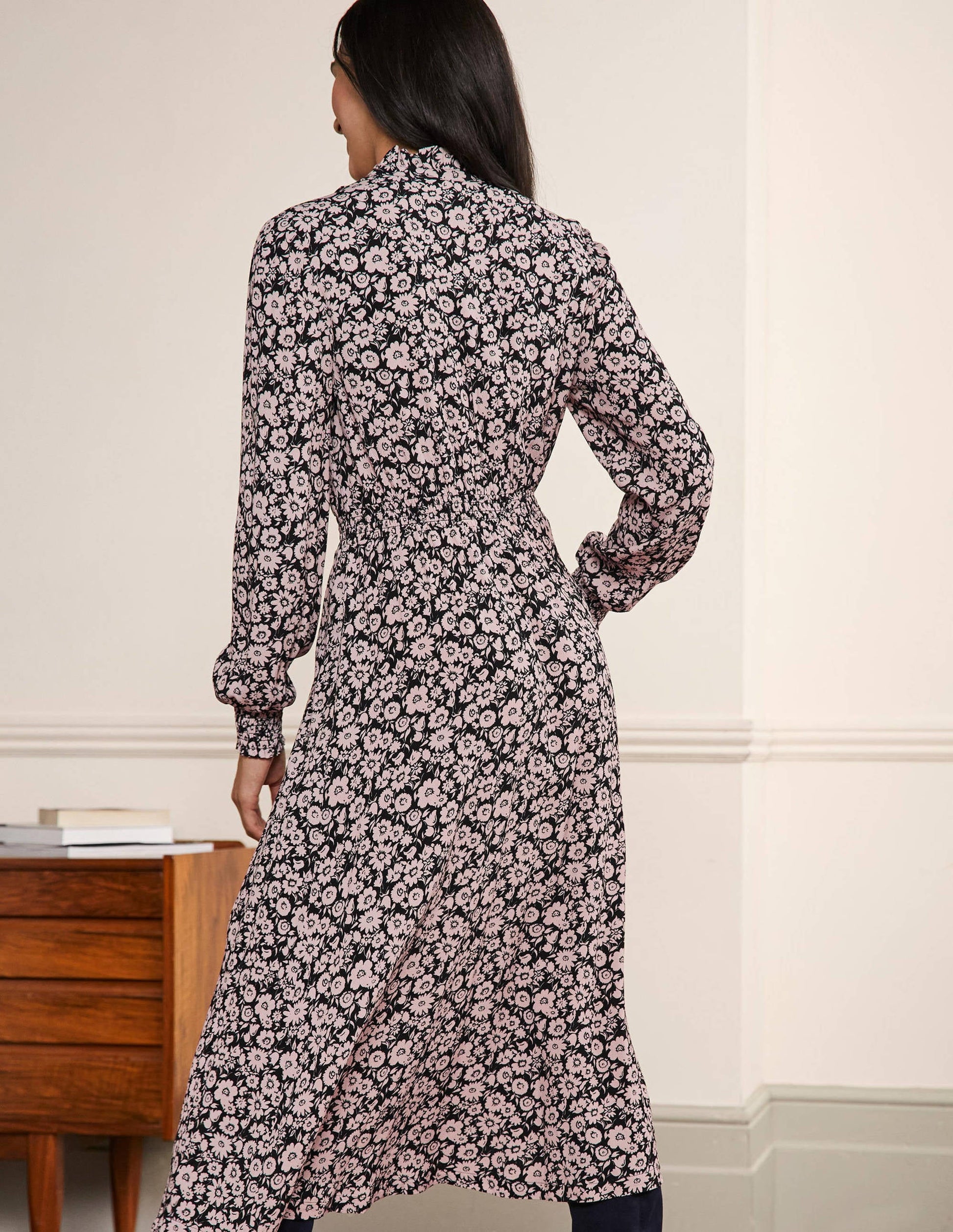 Ruffle Front Midi Dress-Black, Elegant Bloom-3