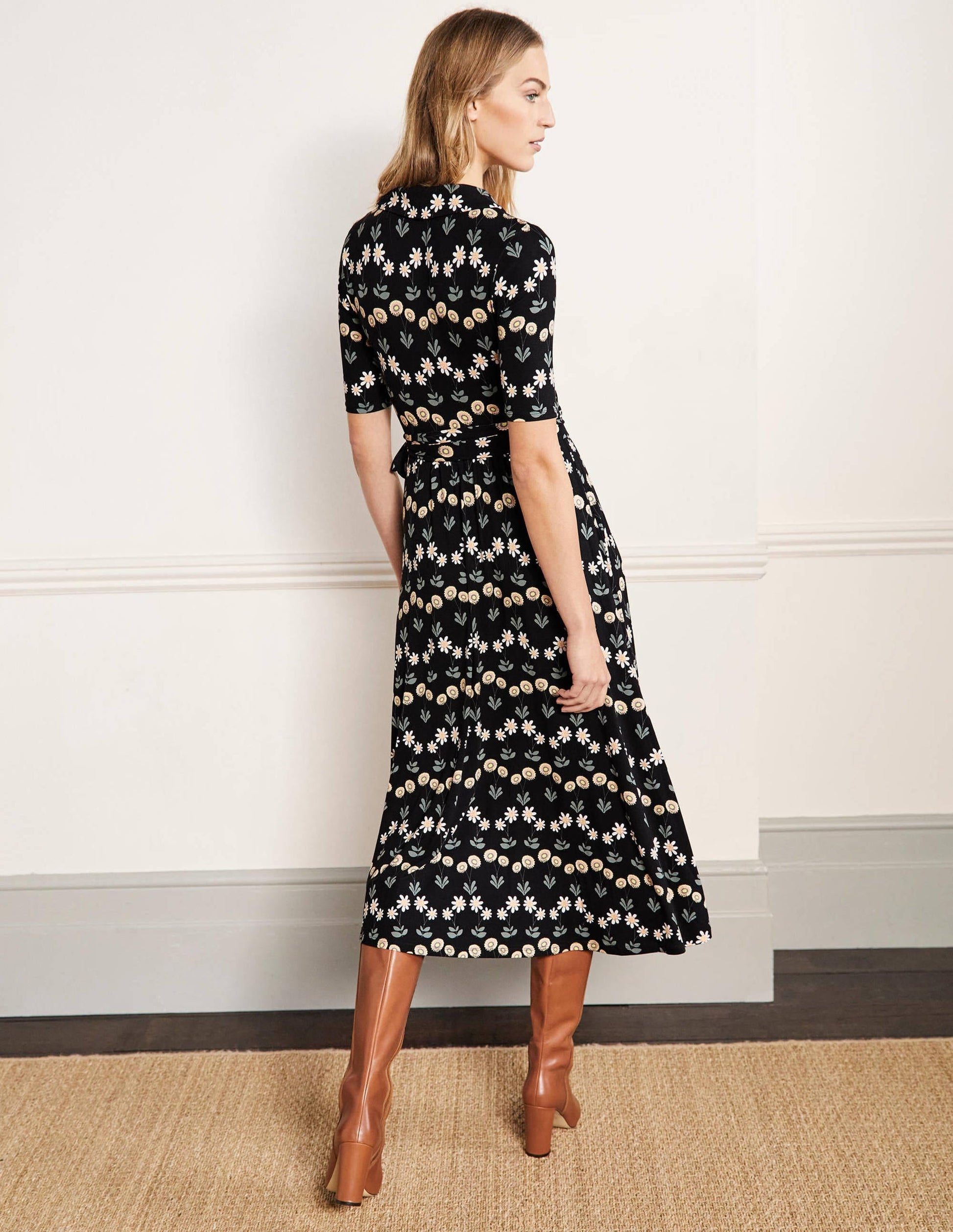 Lavinia Jersey Wrap Dress-Black, Delicate Daisy-3