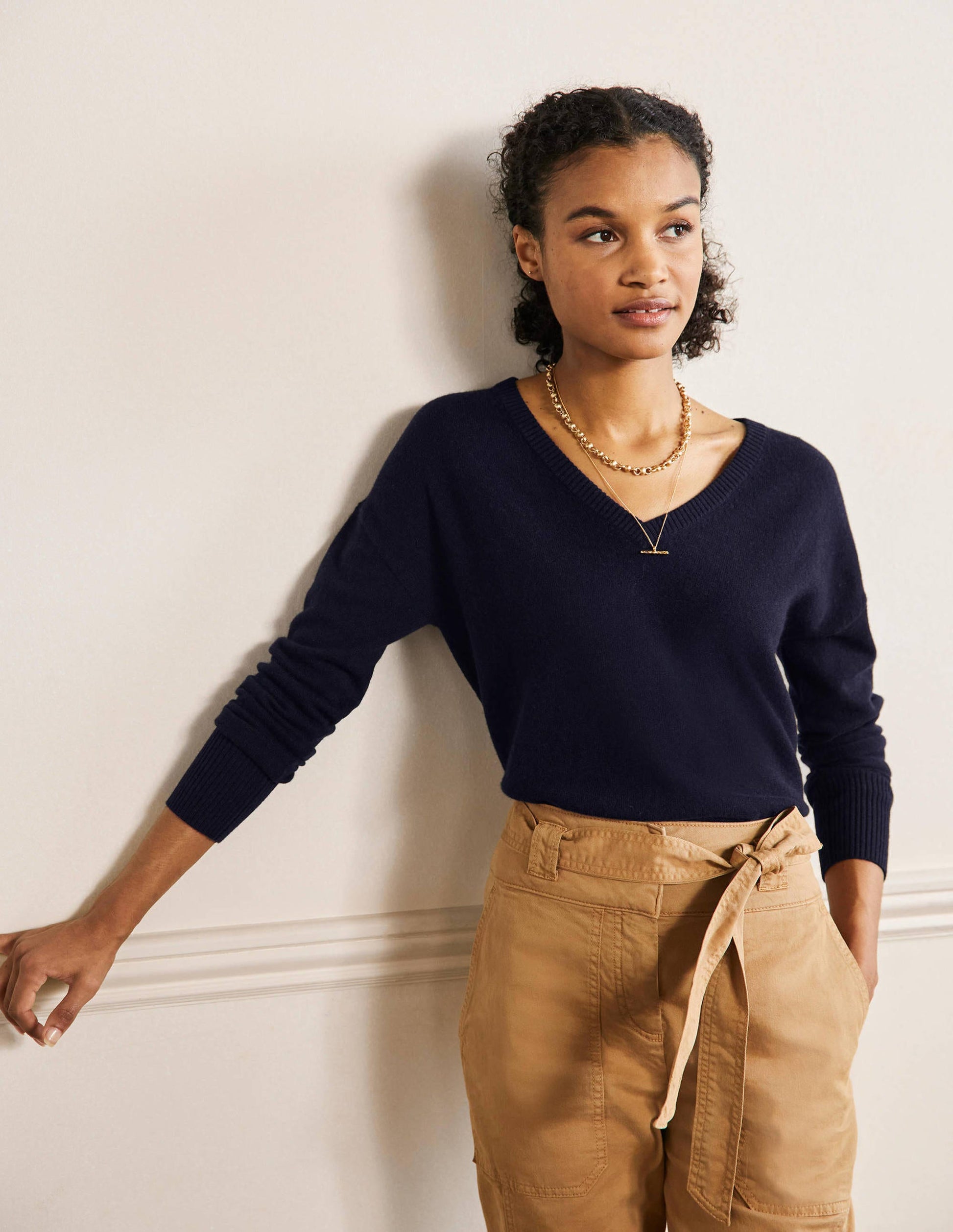 Cashmere V-neck Relaxed Jumper-Navy-4