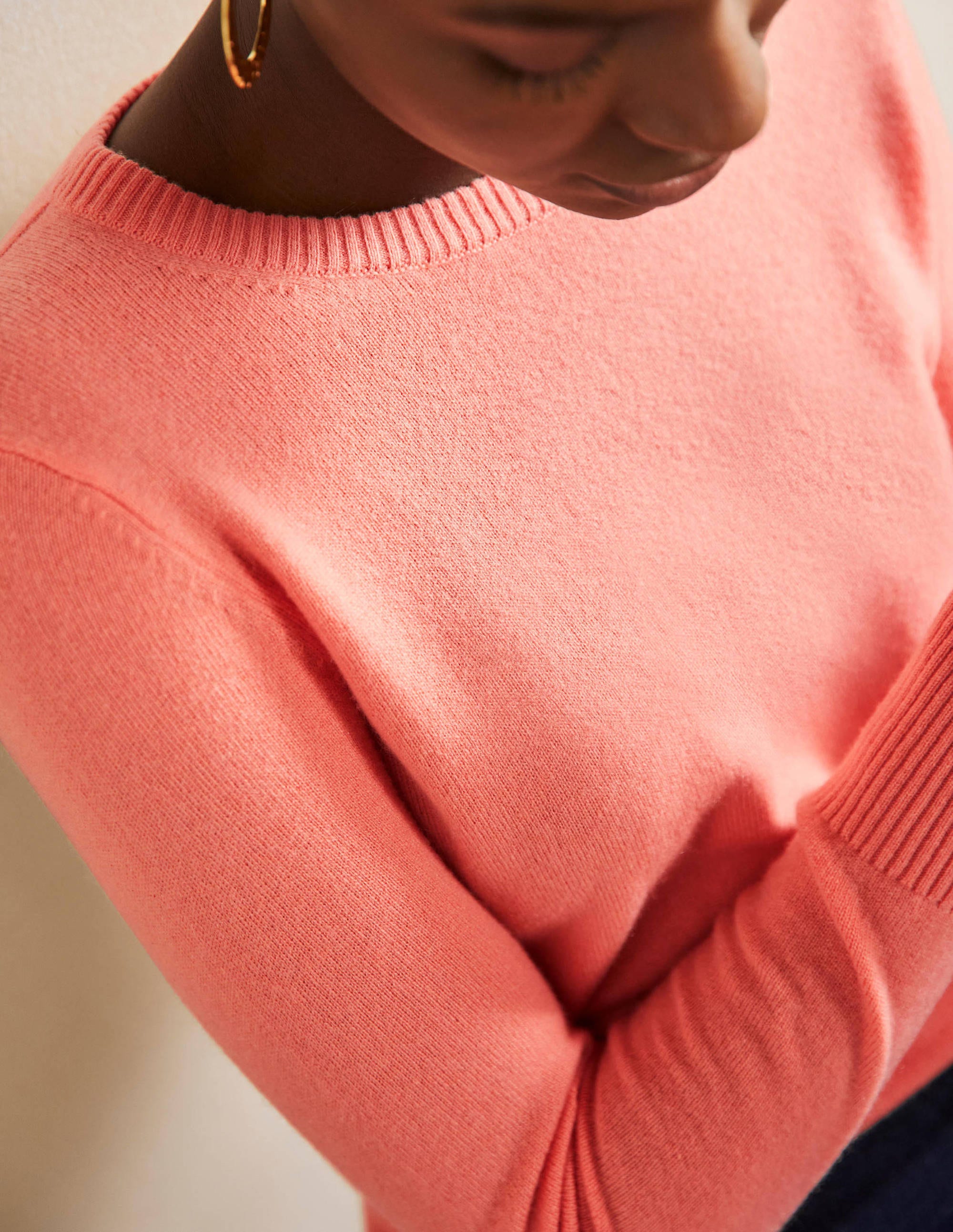 Cashmere Crew Neck Jumper-Chalky Coral - Image 2