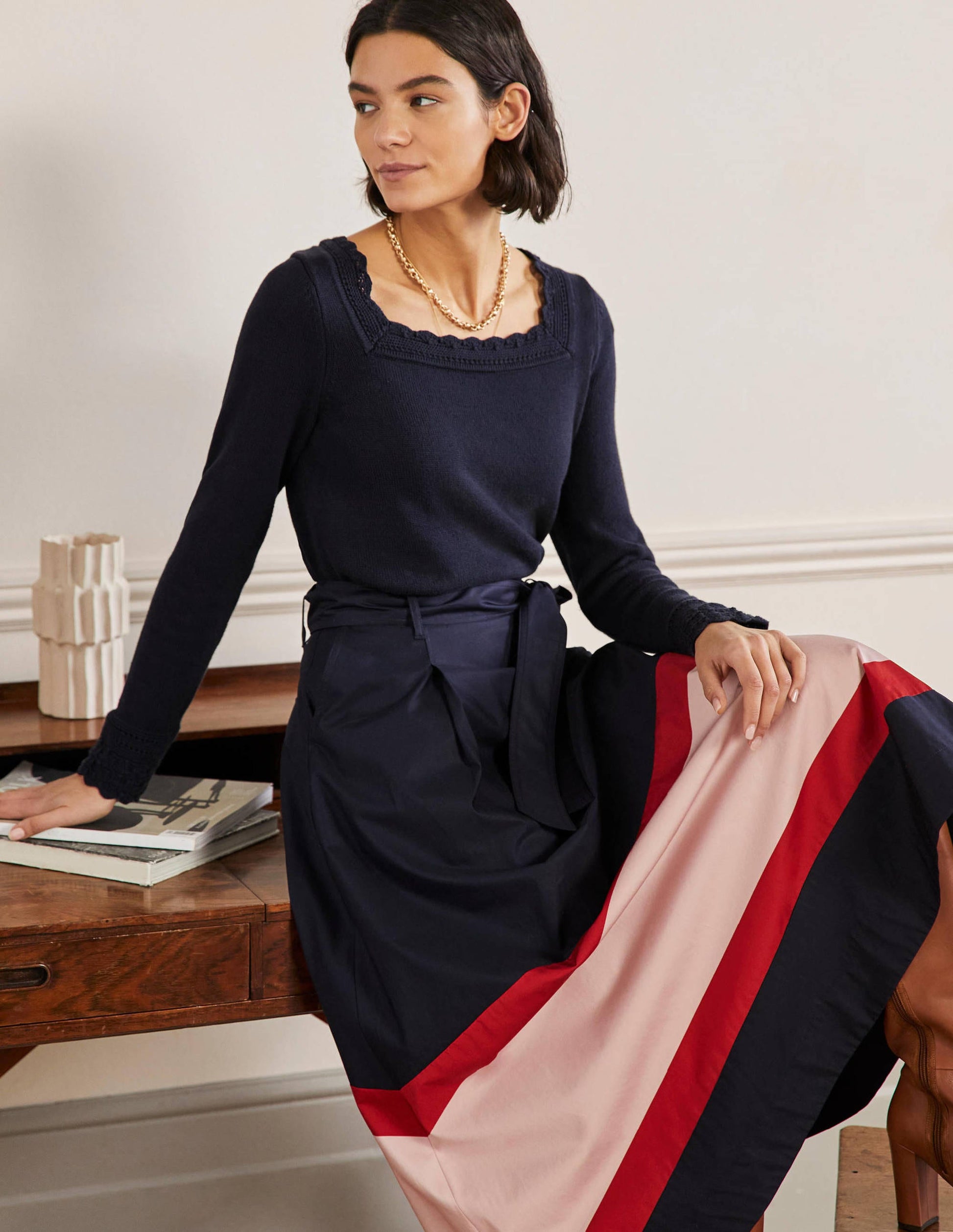 Scallop Crochet Trim Jumper-Navy-4