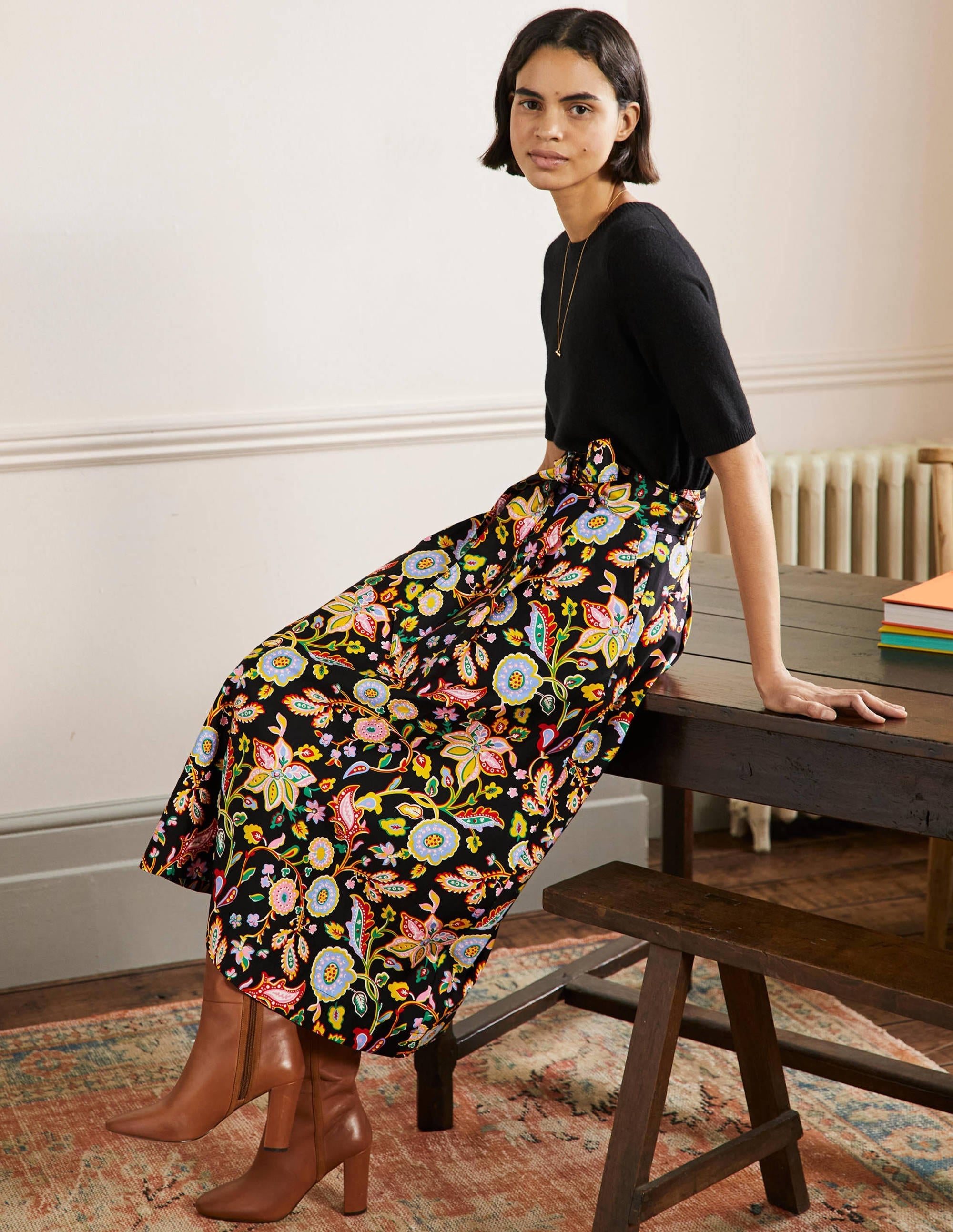 Round Waistband Full Skirt-Black, Opulent Paradise - Image 5