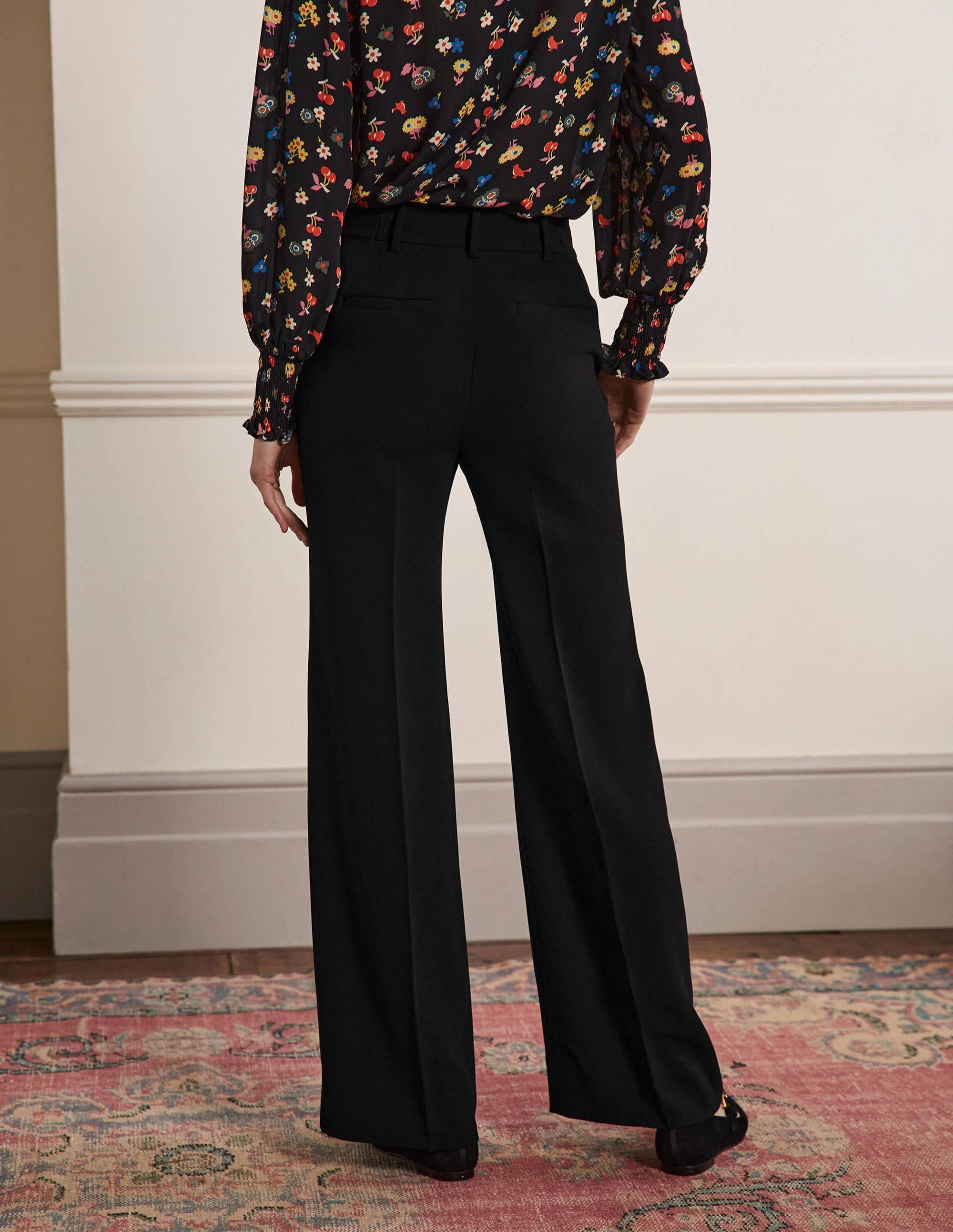 Relaxed Bootcut Trouser-Black - Image 3