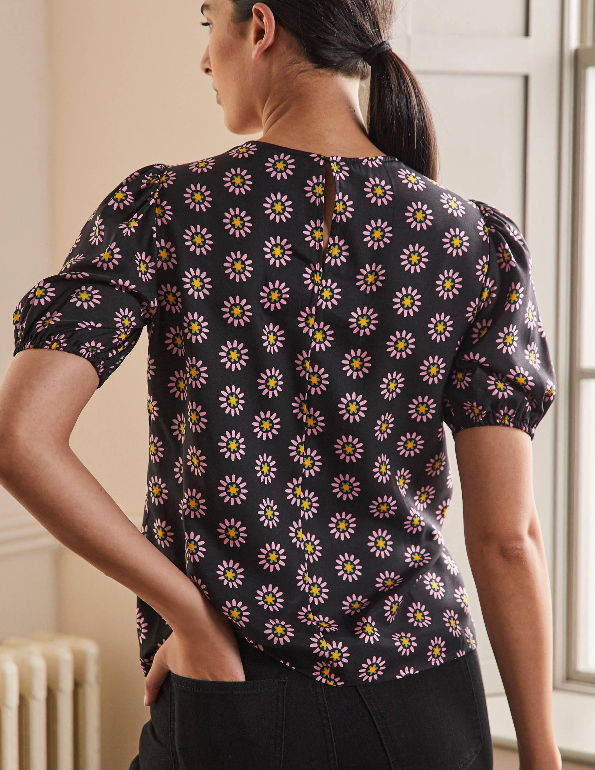 Adriana Puff Sleeve Top-Black and Formica Pink, Daisy - Image 3