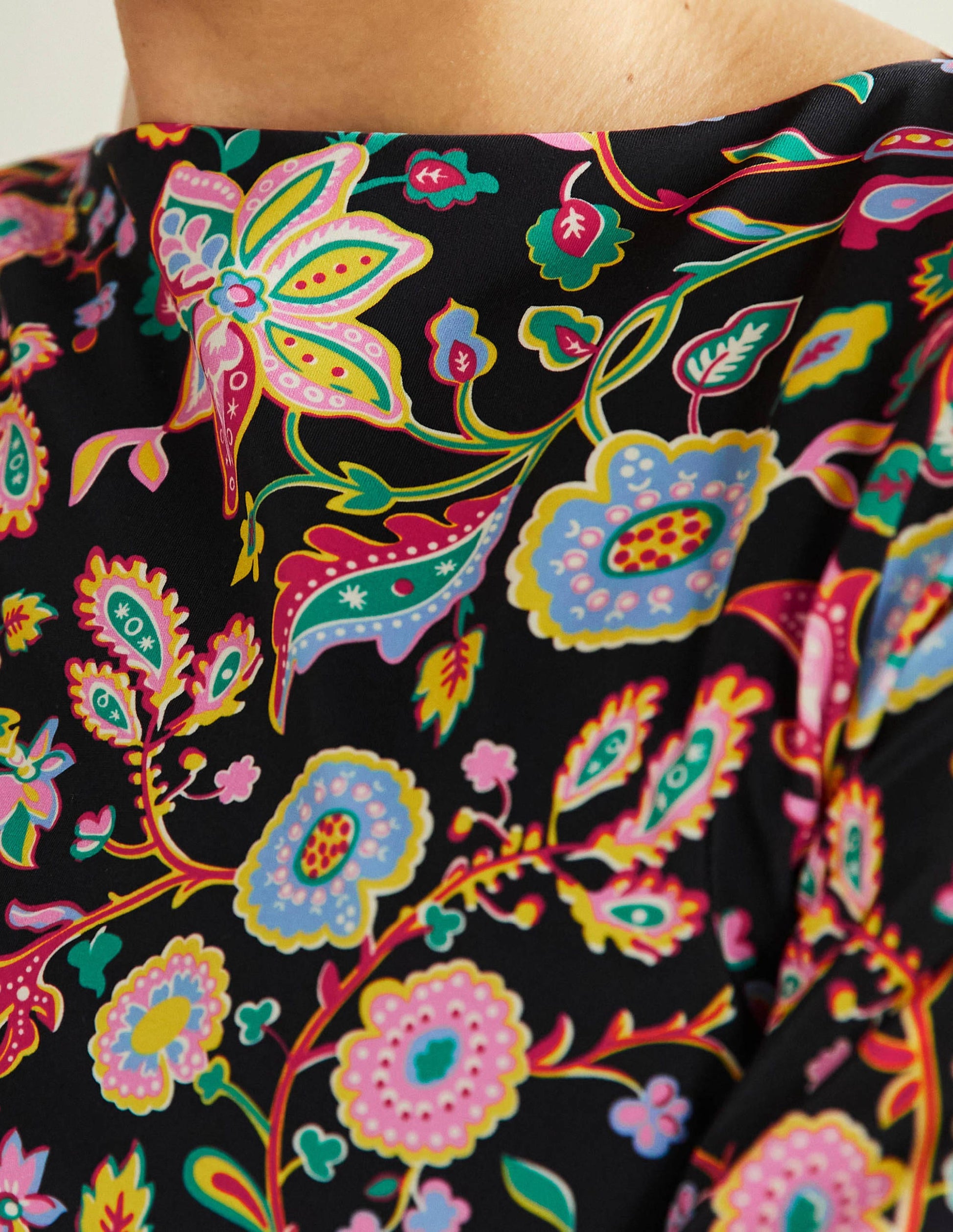 Long Sleeve Rash Guard-Nero, Opulent Paradise-5