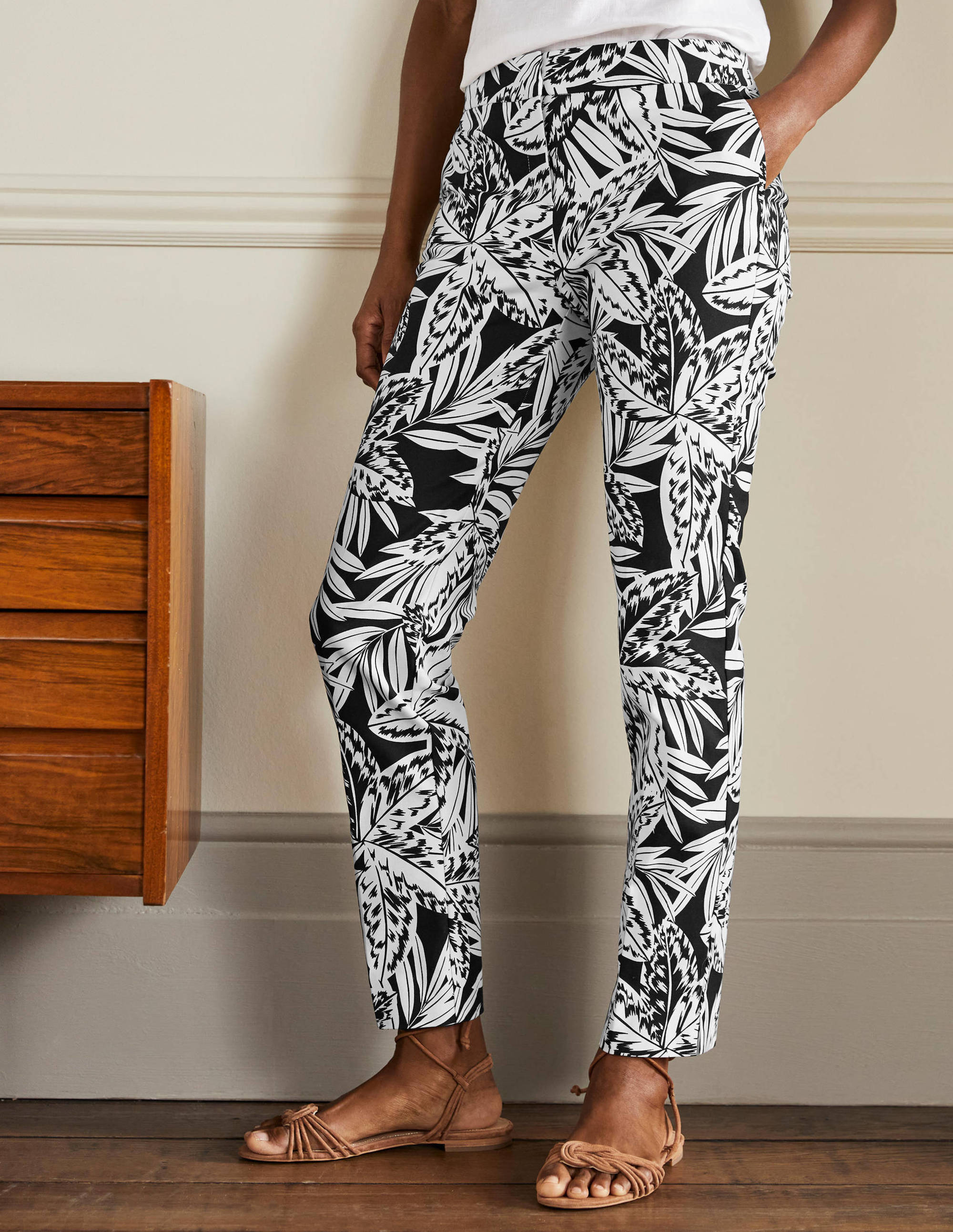 Richmond 7/8 Trouser-Black, Exotic Leaves - Image 4