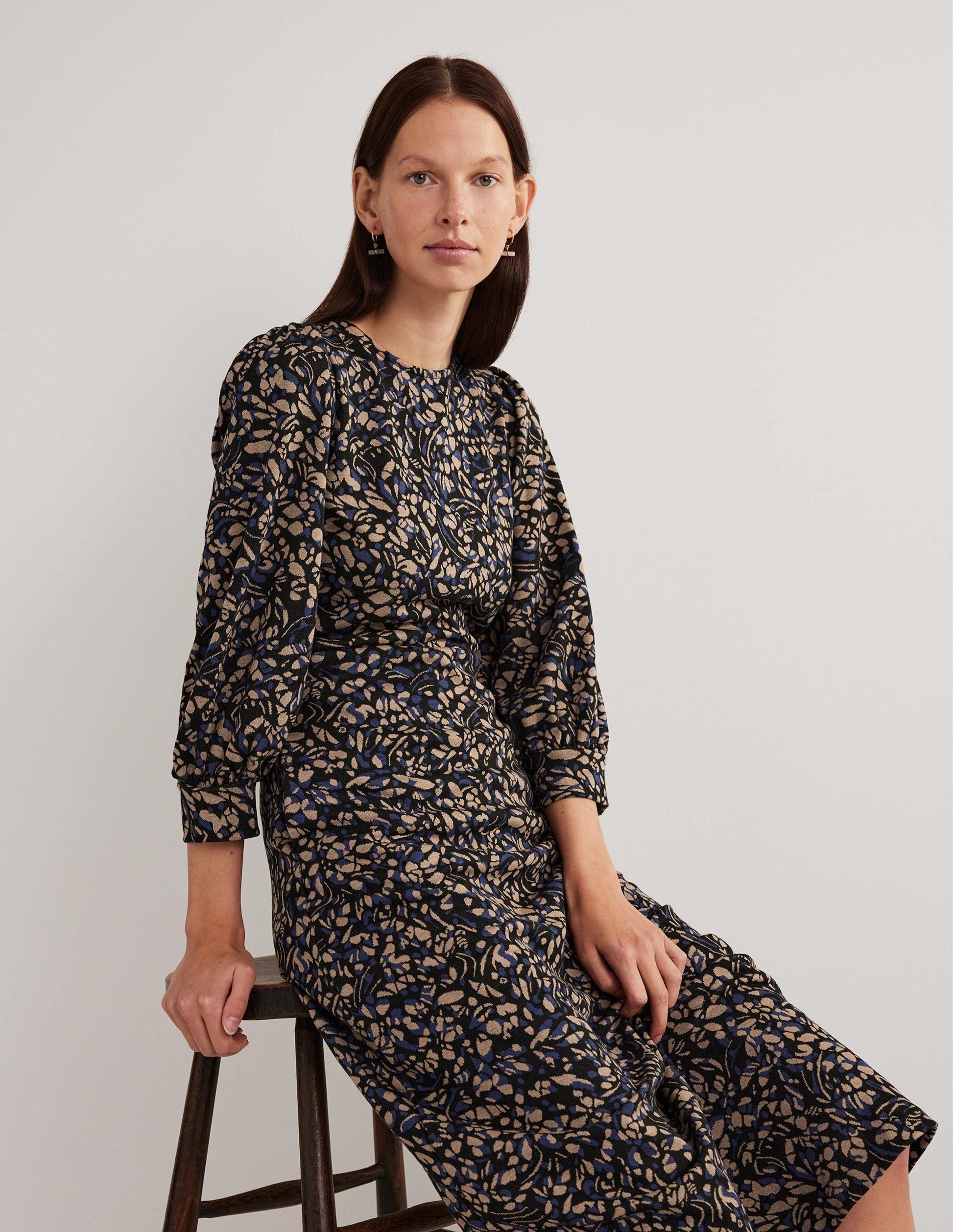 Jersey Jacquard Midi Dress-Spiced Latte, Leaf Cluster-4