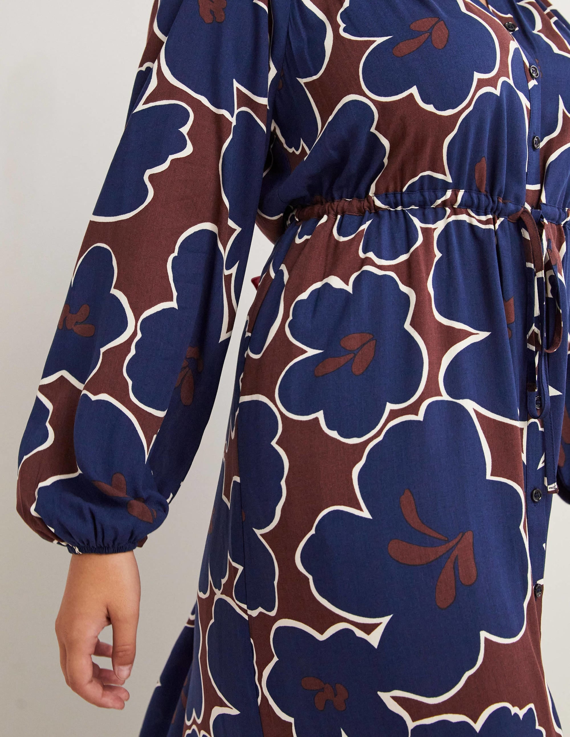 Tie Waist Detail Midi Dress-Navy, Bloom Pome - Image 2