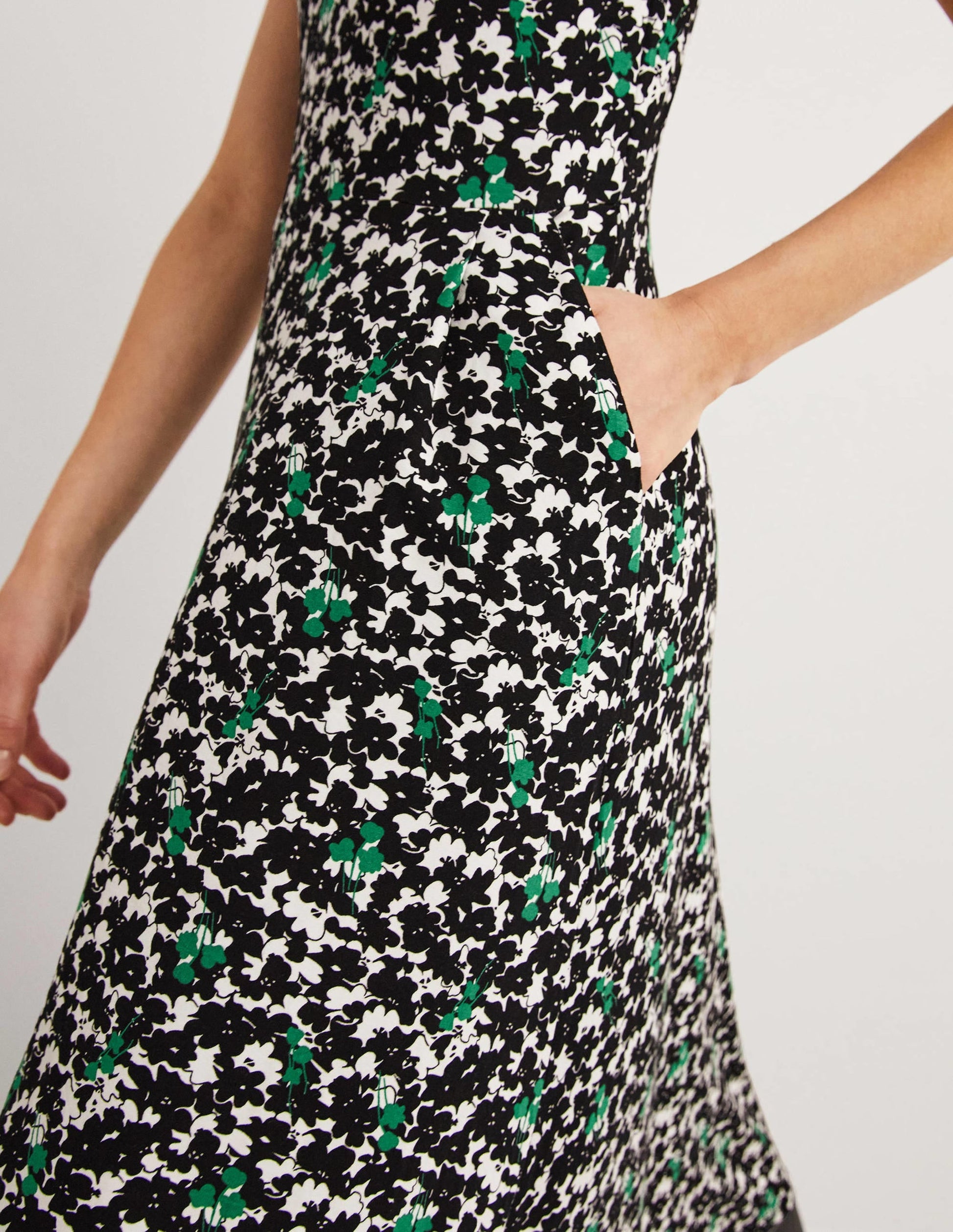 Lucinda Jersey Midi Dress-Black, Camo Floral-5