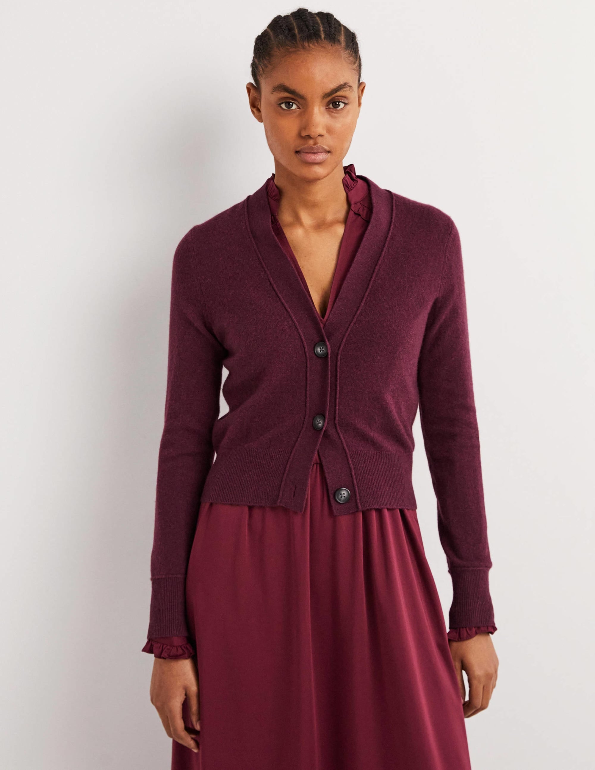 Cropped Cashmere V Cardigan-Mulled Wine Melange - Image 4