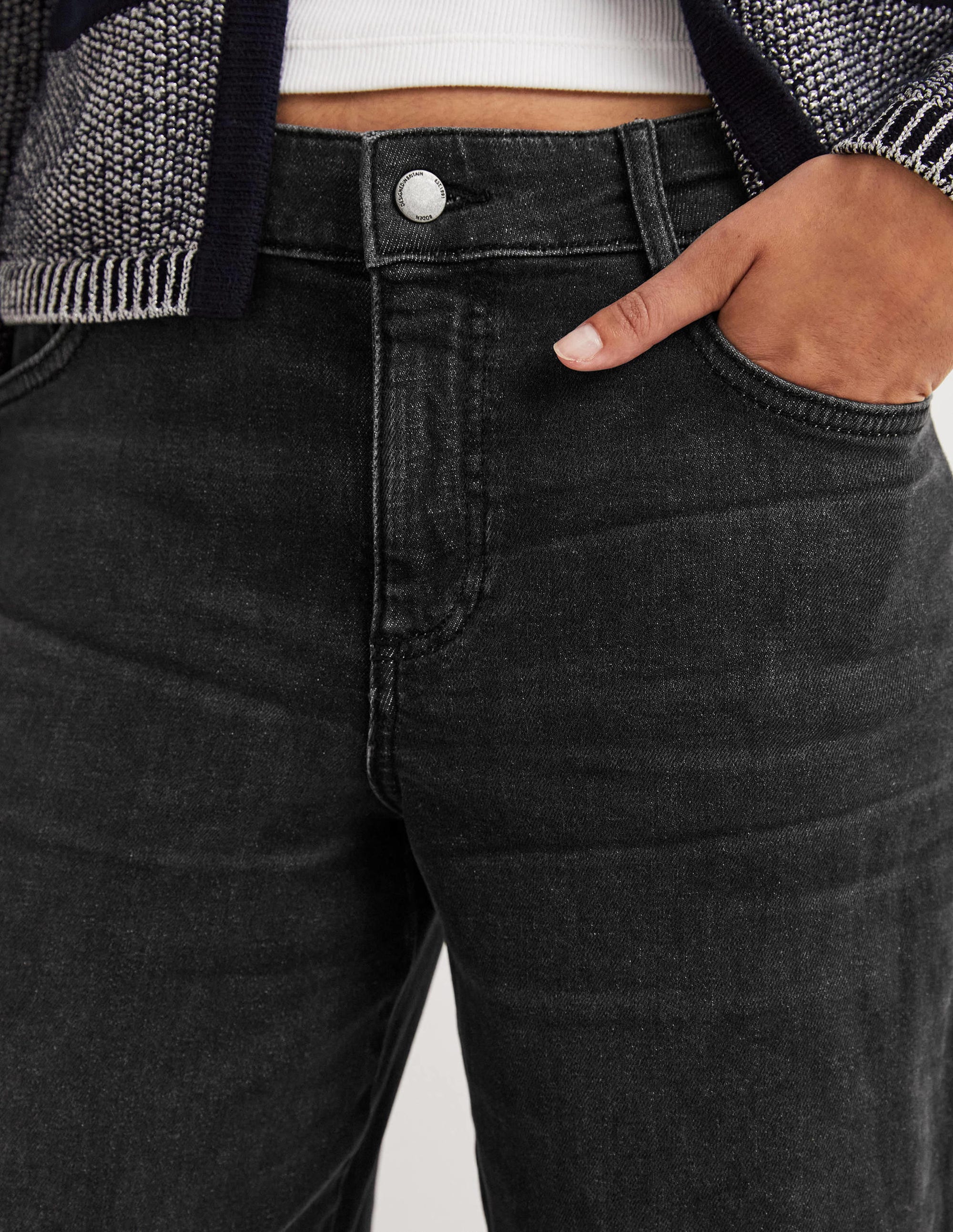 Low Rise Wide Leg Jeans-Black - Image 5