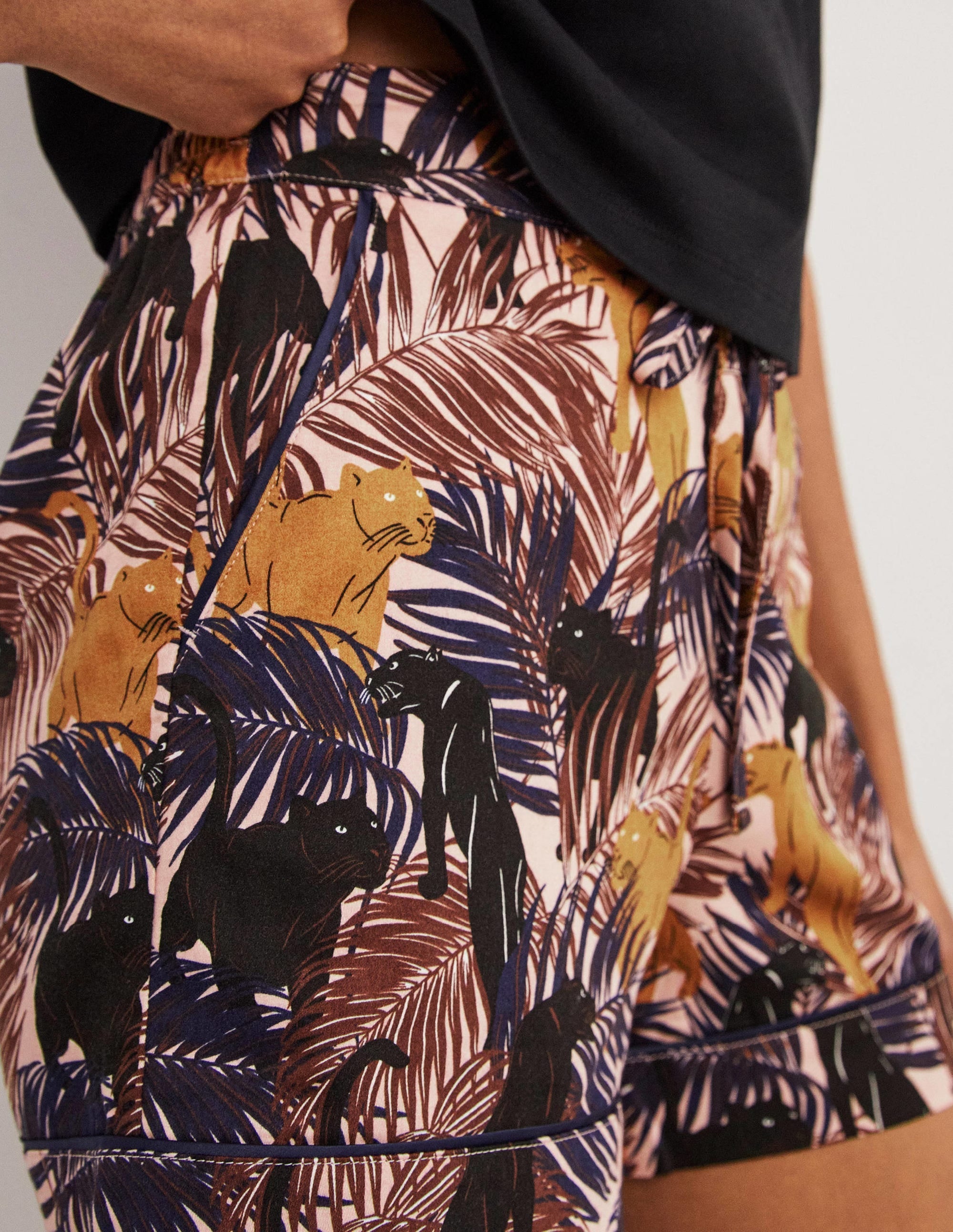 Easy Cotton Sleep Short-Milkshake, Tropic Panther - Image 2