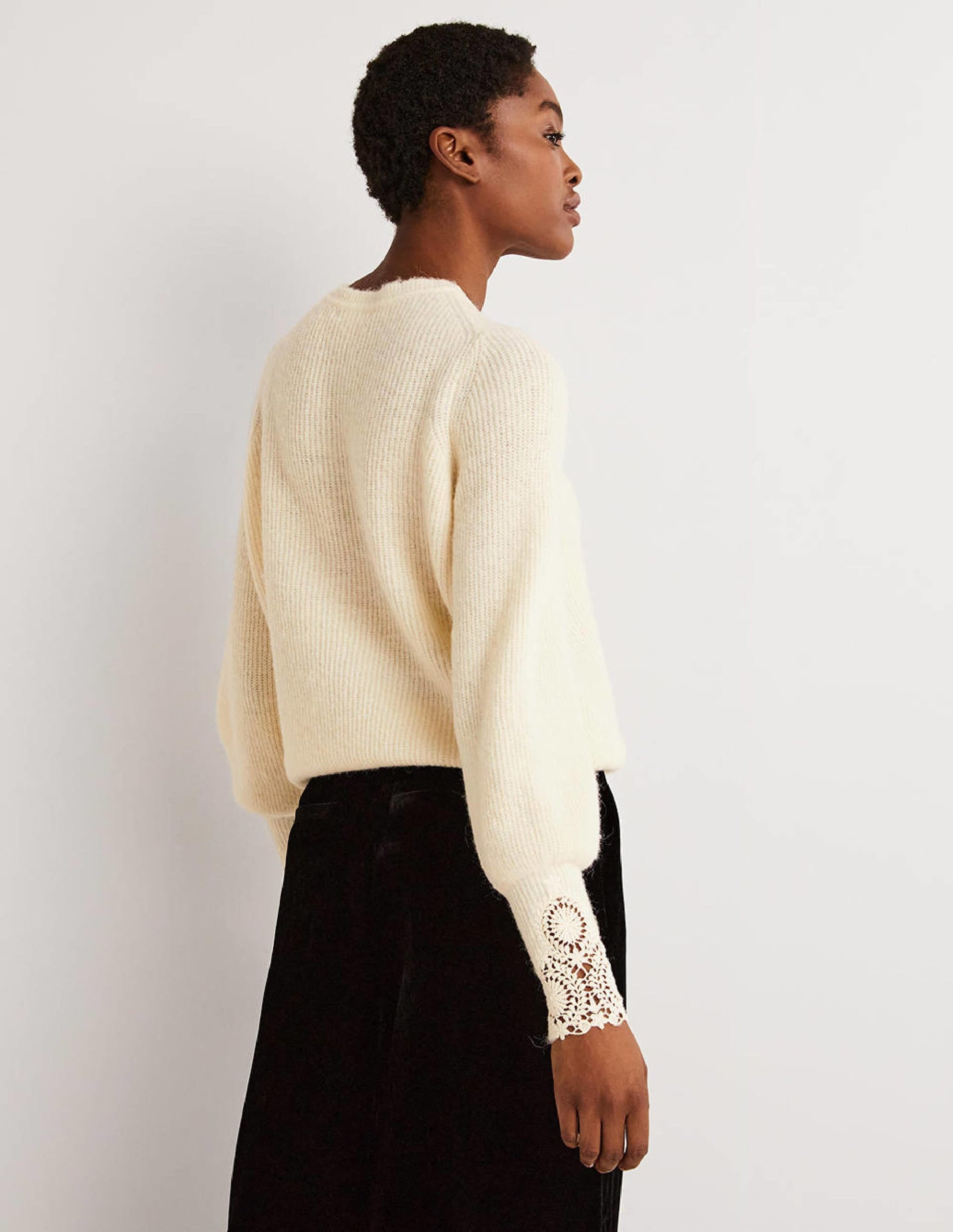 Detail Fluffy Jumper-Warm Ivory Embroidery-3