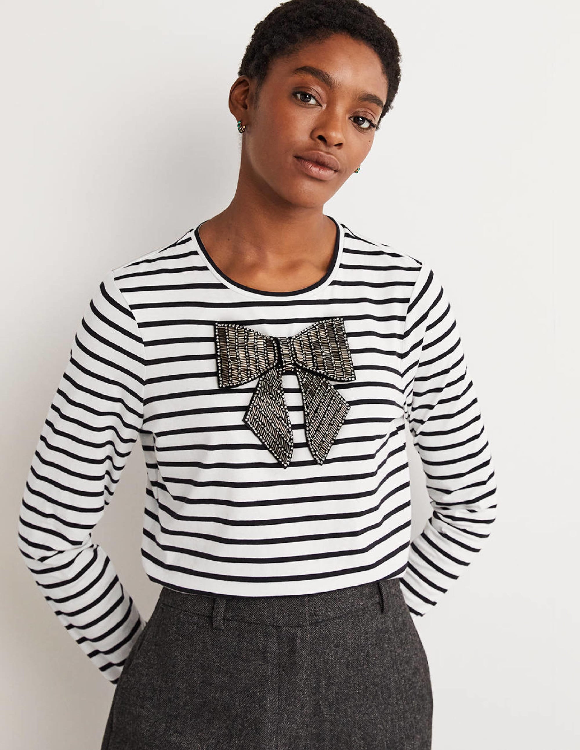 Detail Breton Top-Ivory/ Black, Embellished bow - Image 1