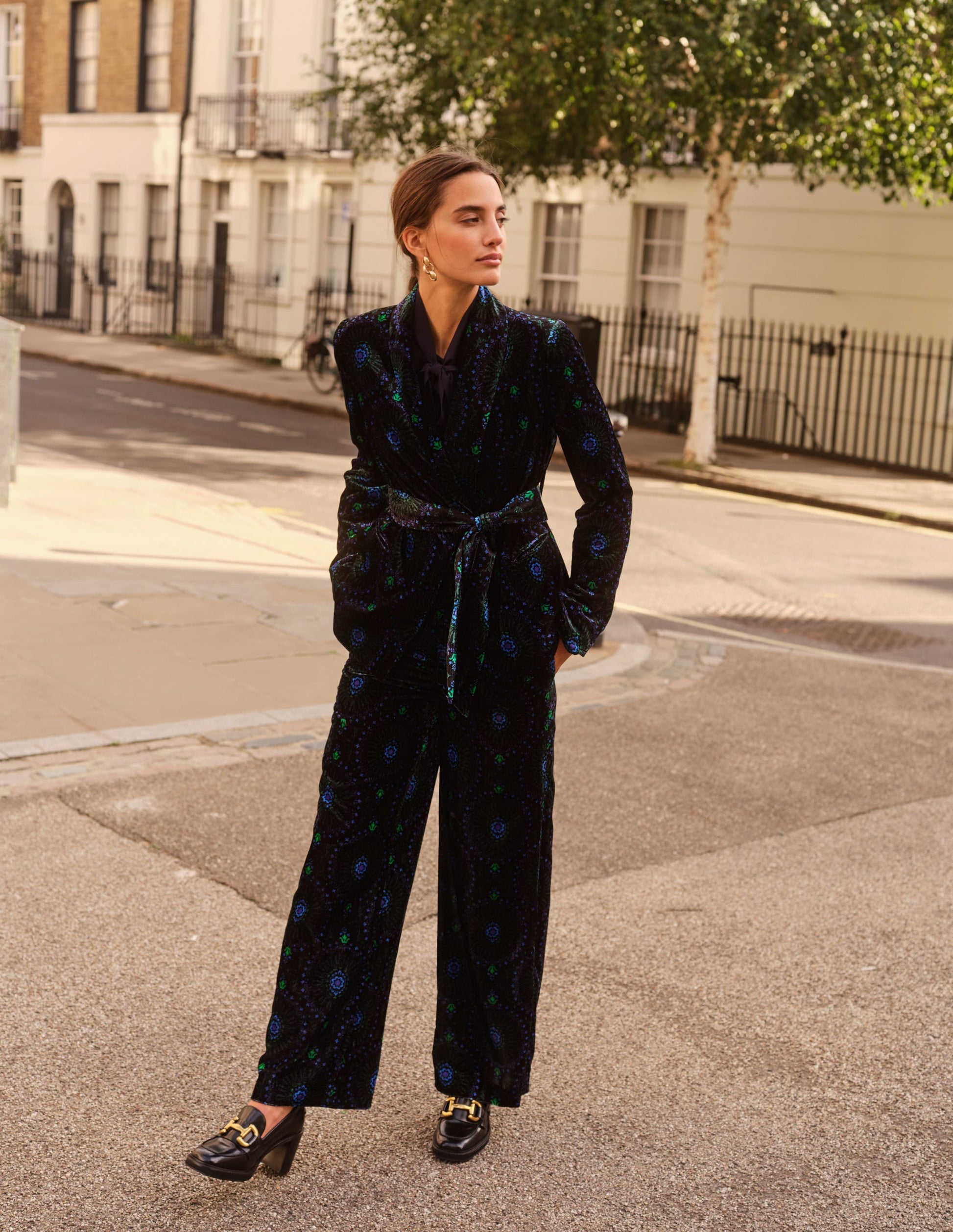 Westbourne Velvet Trousers-Black, Artizian Geo-5