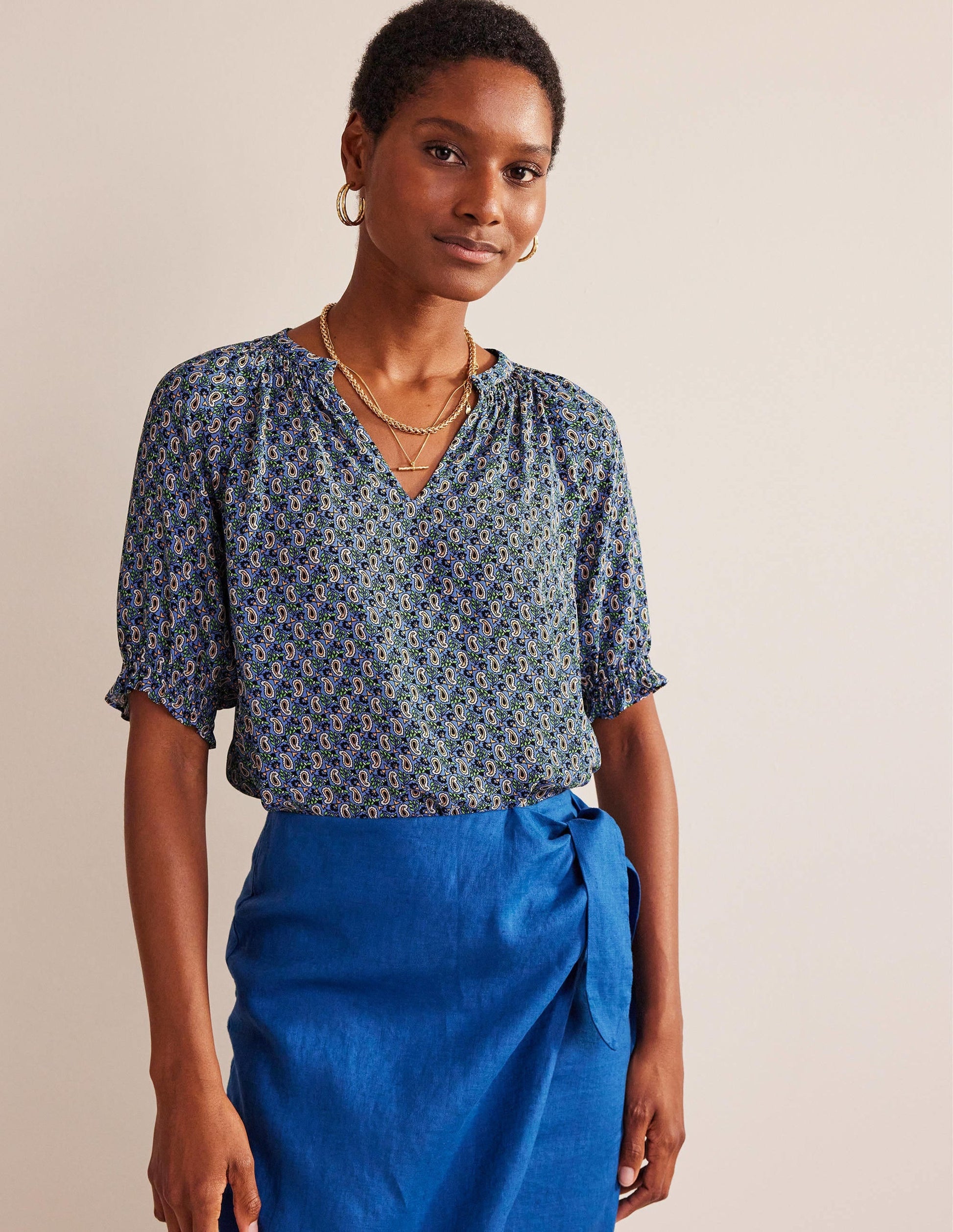 Gathered Neck Short Sleeve Top-Blue, Paisley Stem-1