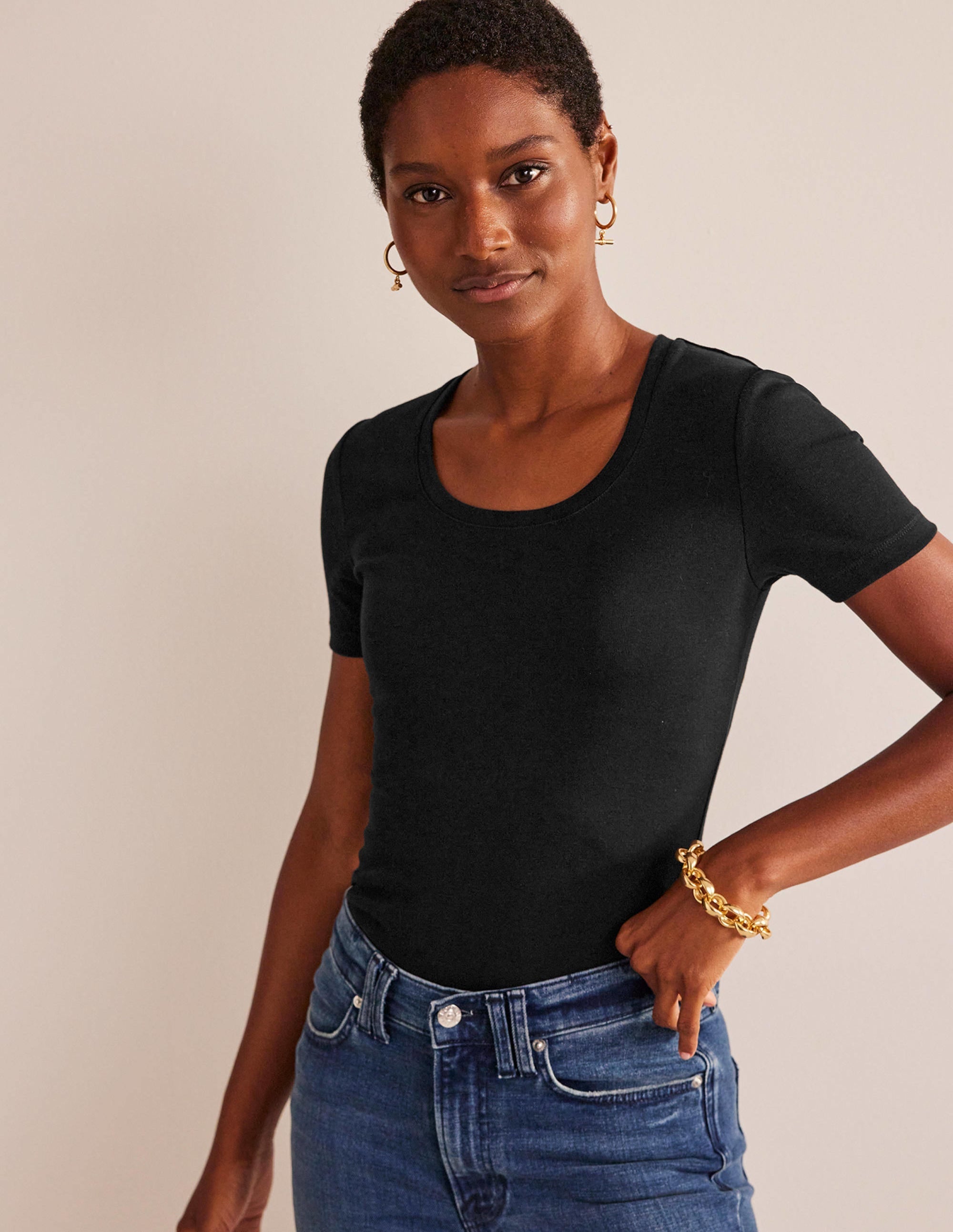 Essential Jersey T-Shirt-Black - Image 1