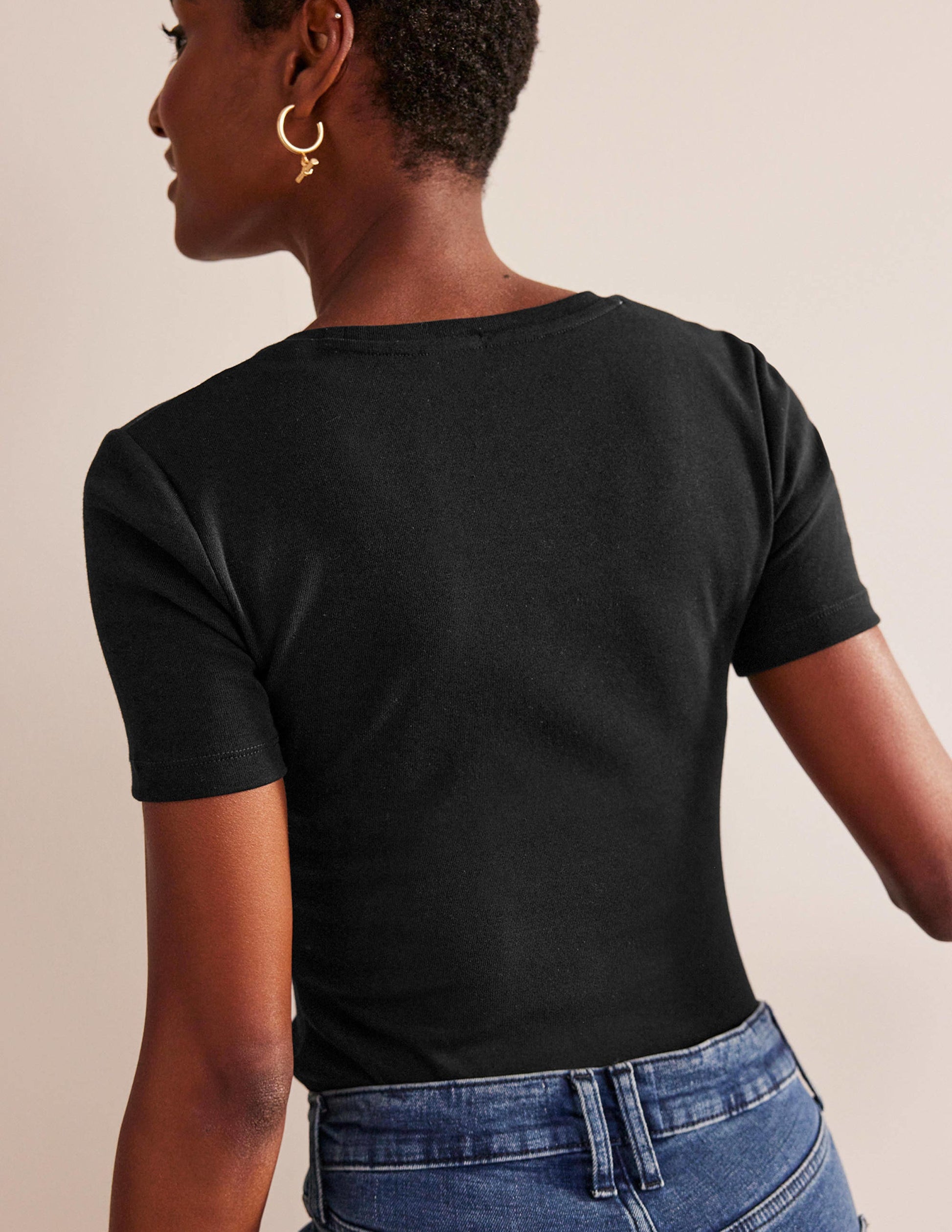 Essential Jersey T-Shirt-Black-3