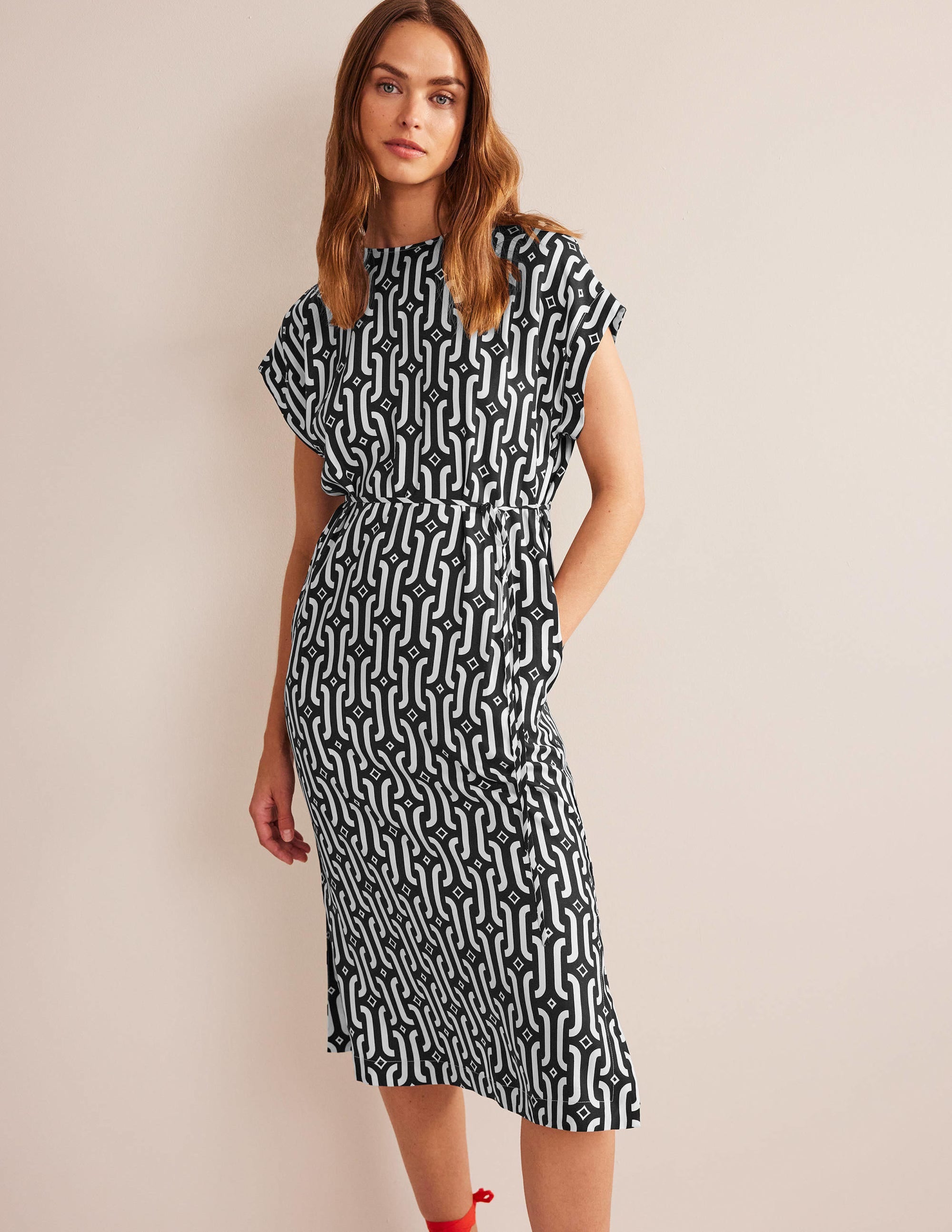 Short Sleeve Column Midi Dress-Black, Azure Geo - Image 4