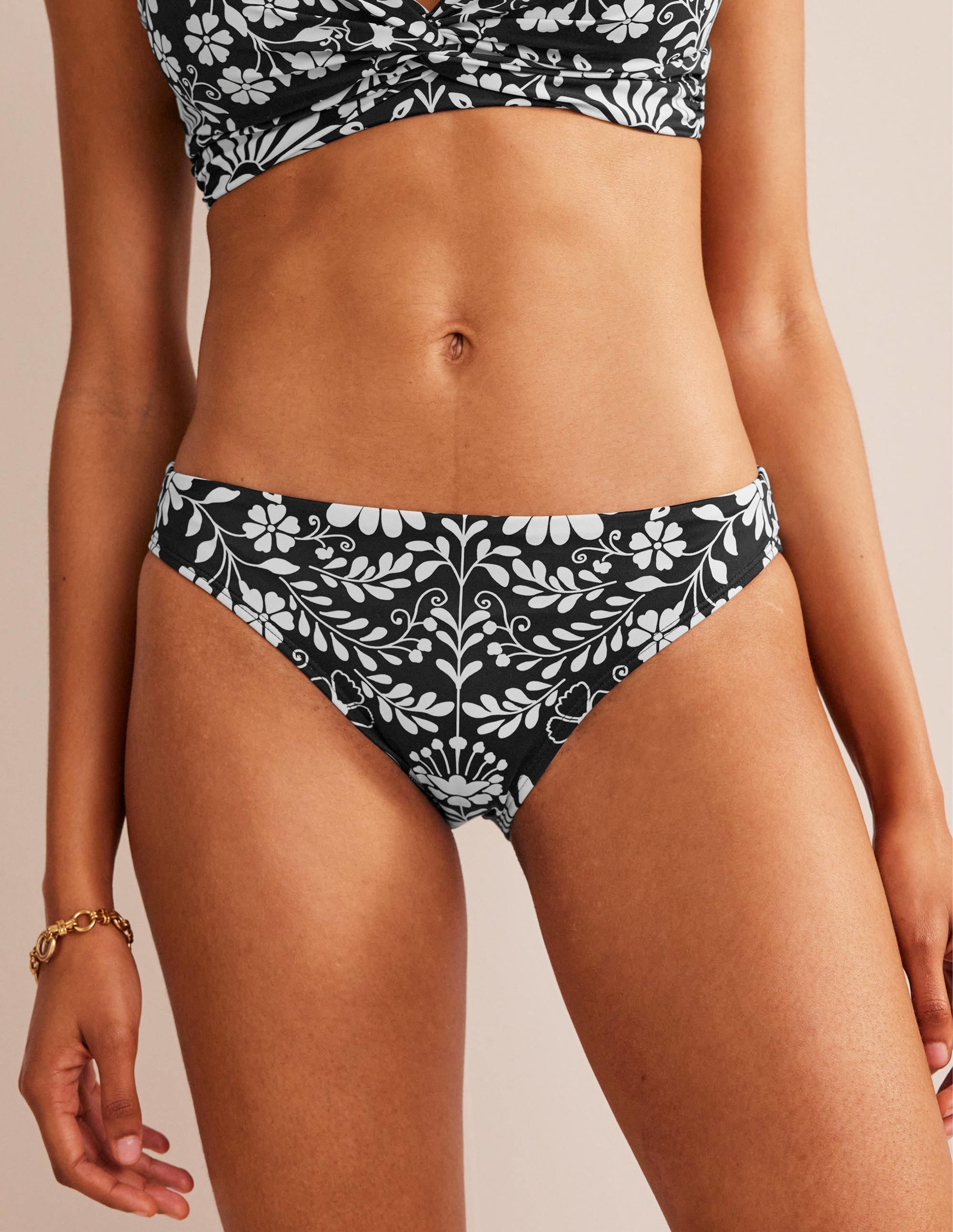 Classic Bikini Bottoms-Nero, Gardenia Sprig - Image 4