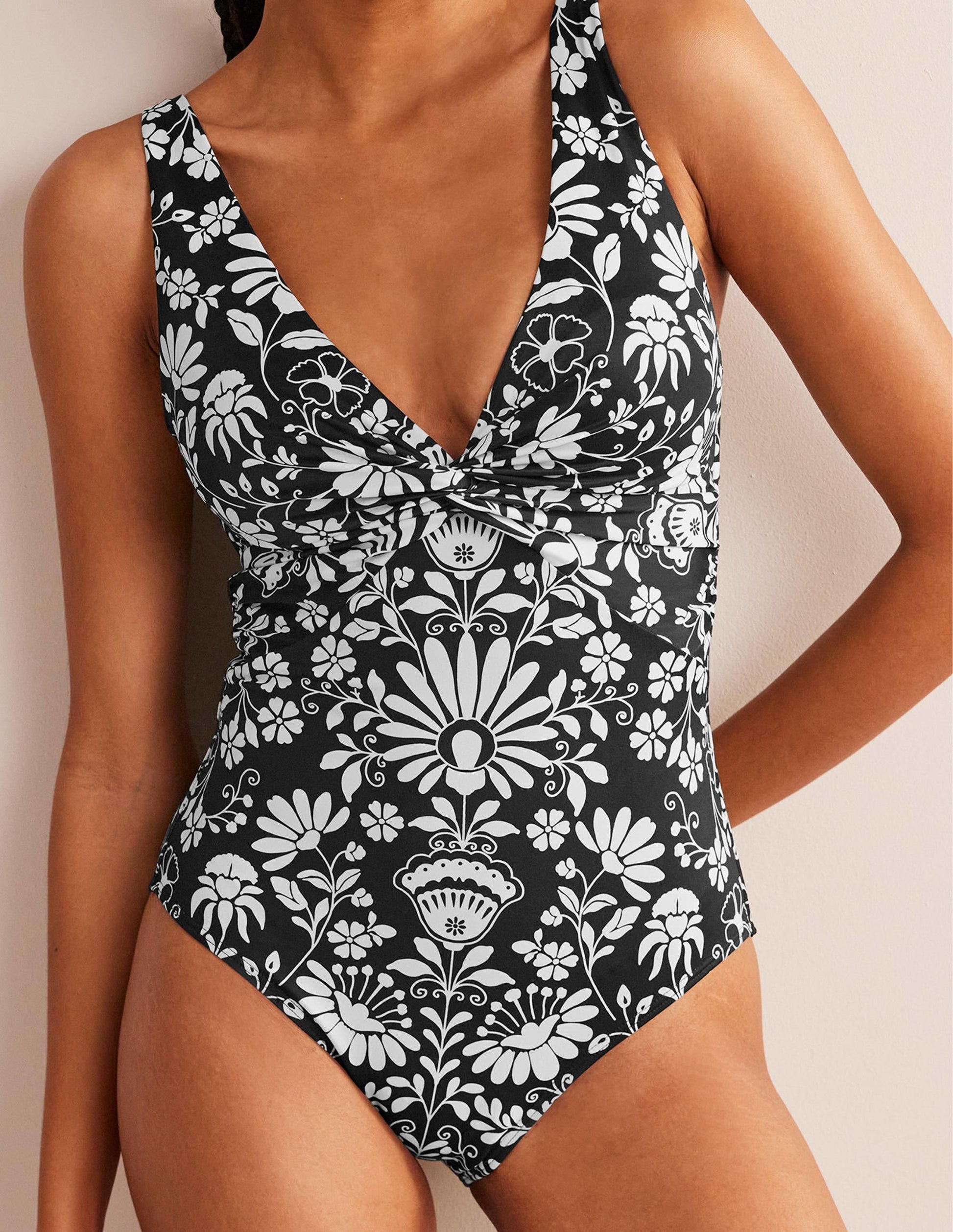 Twist Classic Swimsuit-Nero, Gardenia Sprig-4